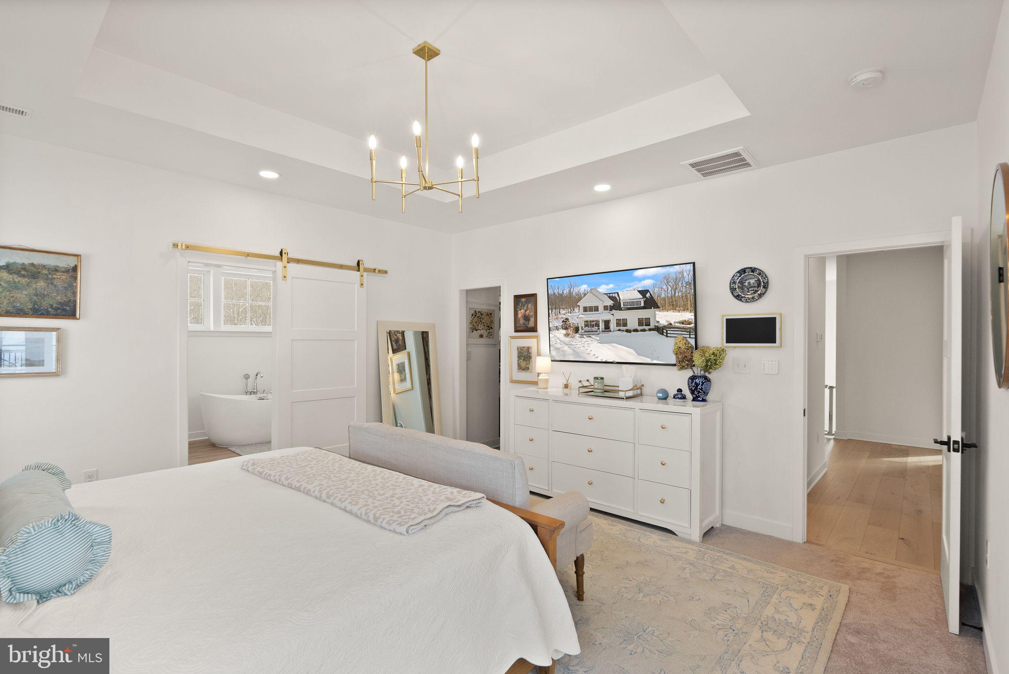 SADDLE RIDGE - Residential