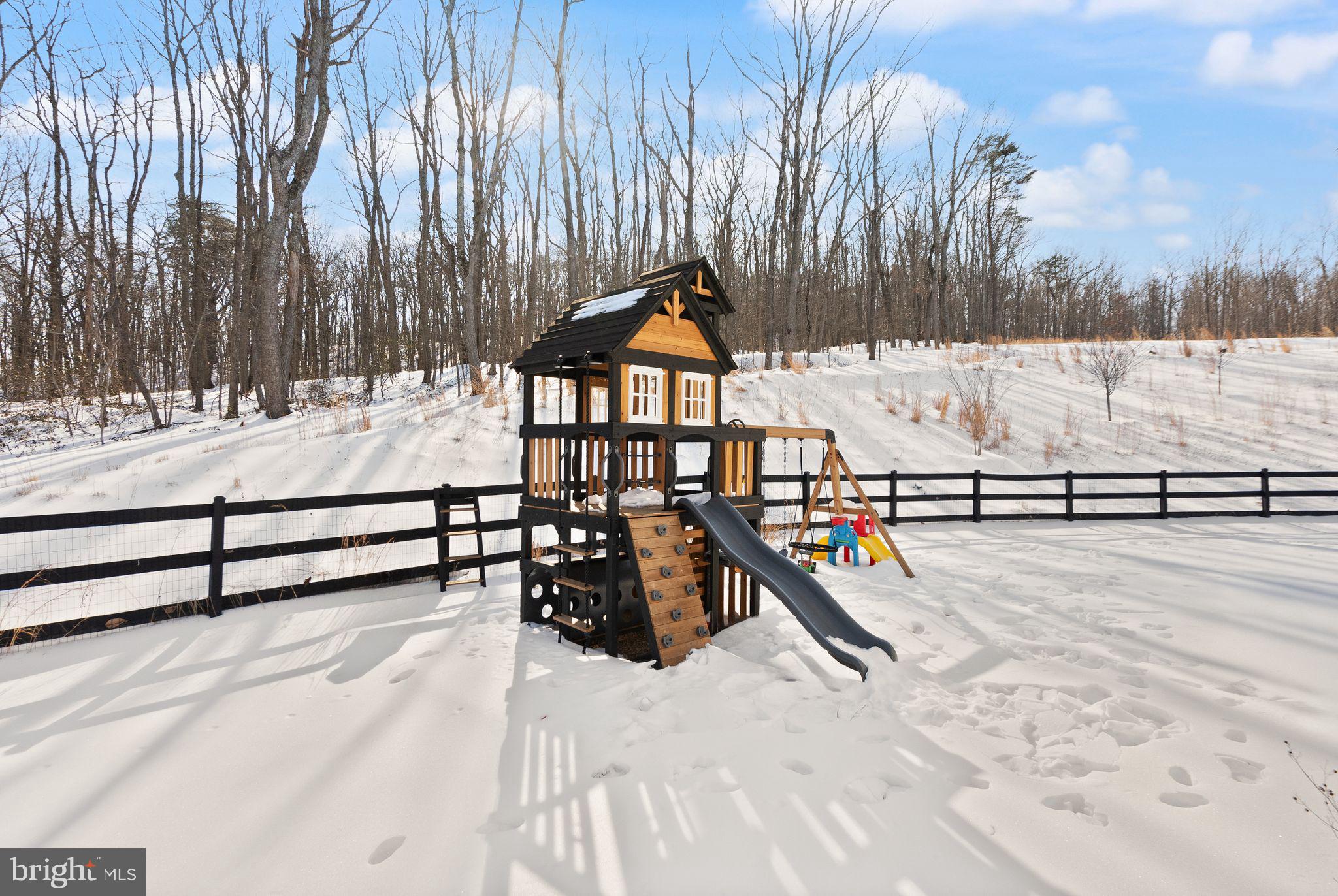 SADDLE RIDGE - Residential