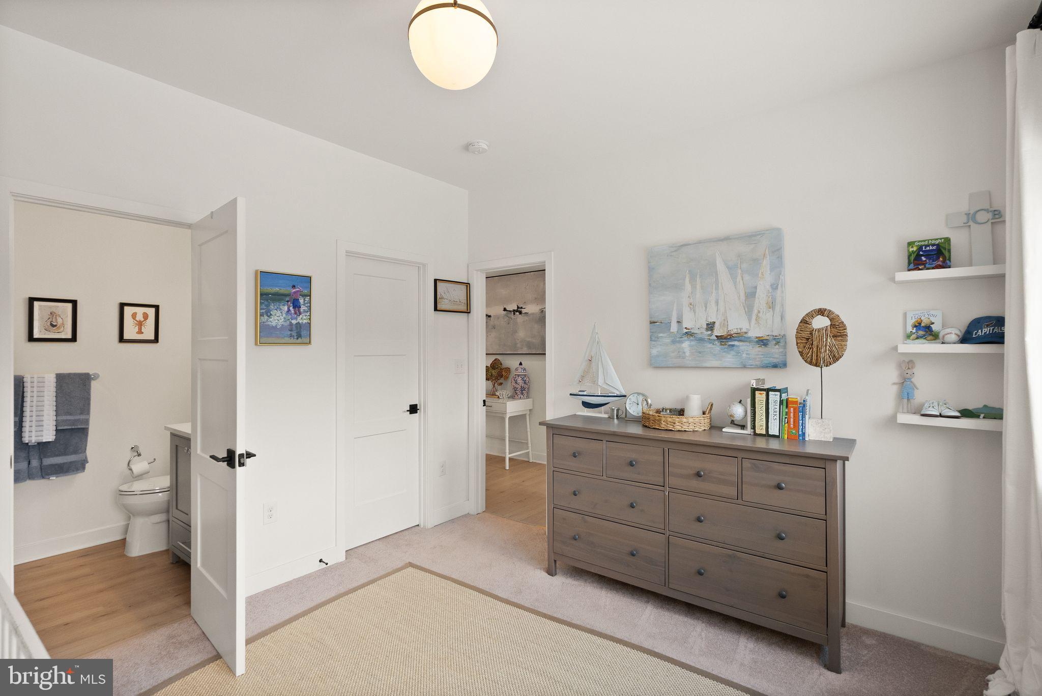 SADDLE RIDGE - Residential