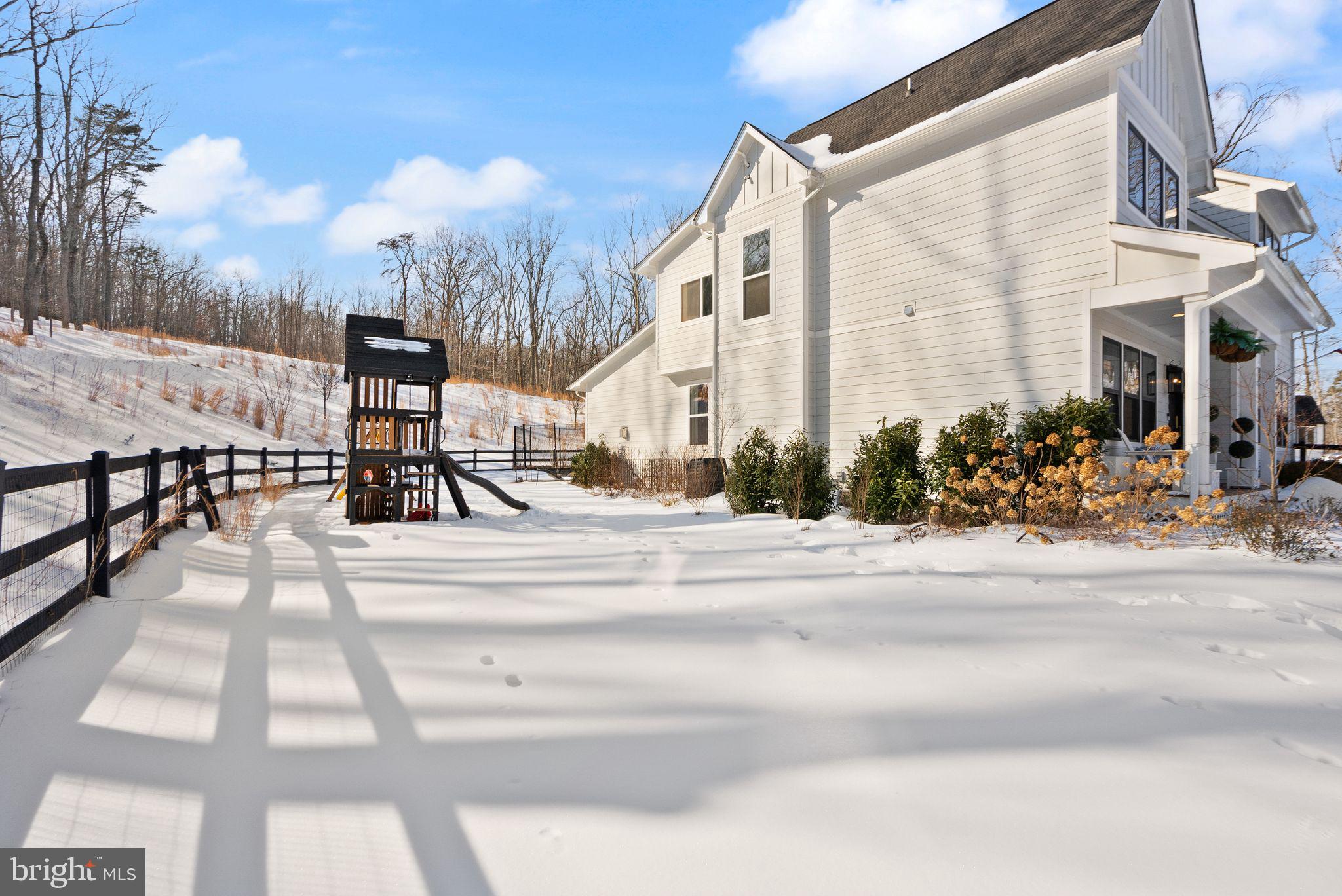 SADDLE RIDGE - Residential