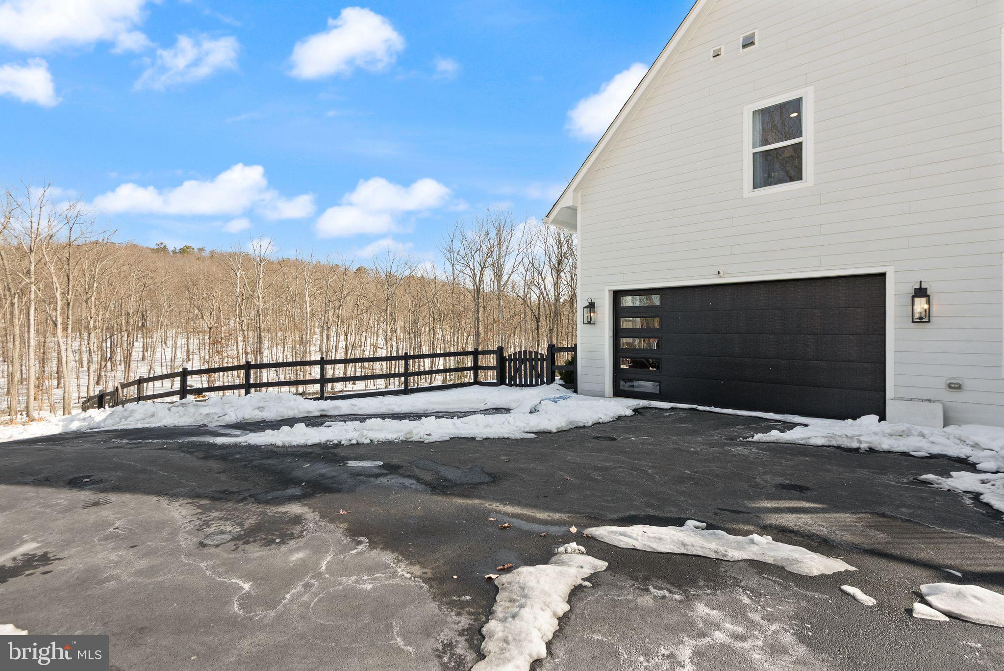 SADDLE RIDGE - Residential