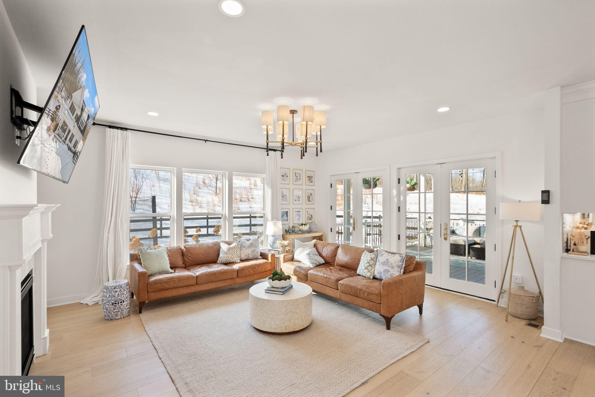 SADDLE RIDGE - Residential