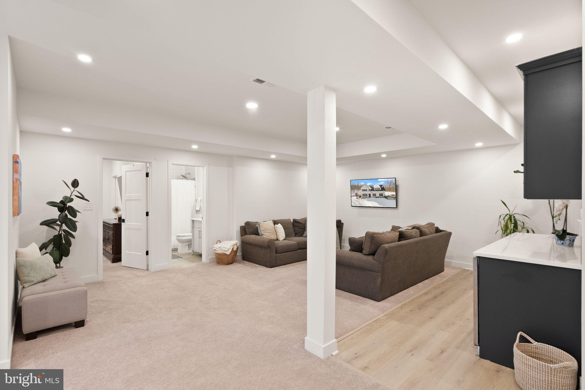 SADDLE RIDGE - Residential