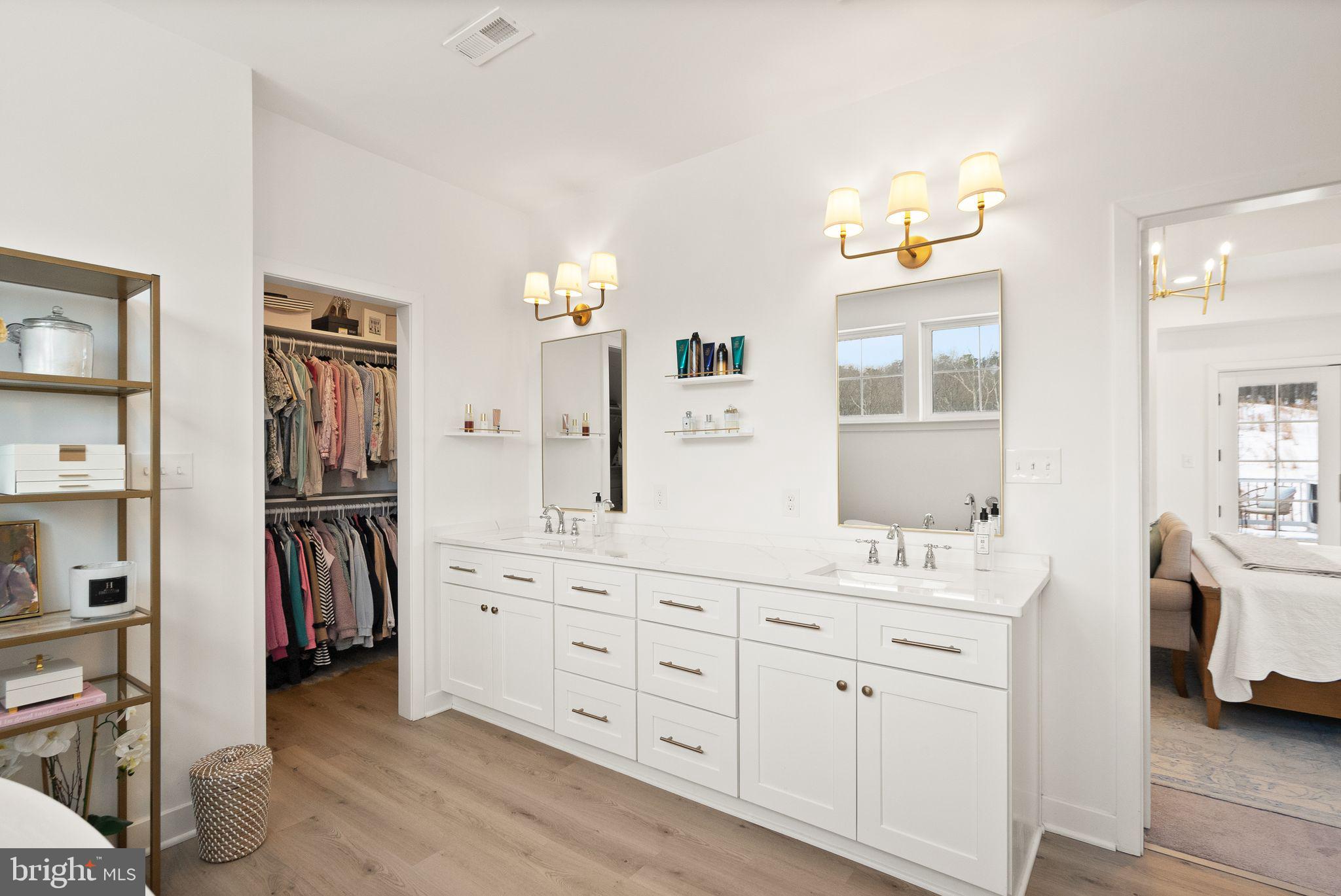 SADDLE RIDGE - Residential