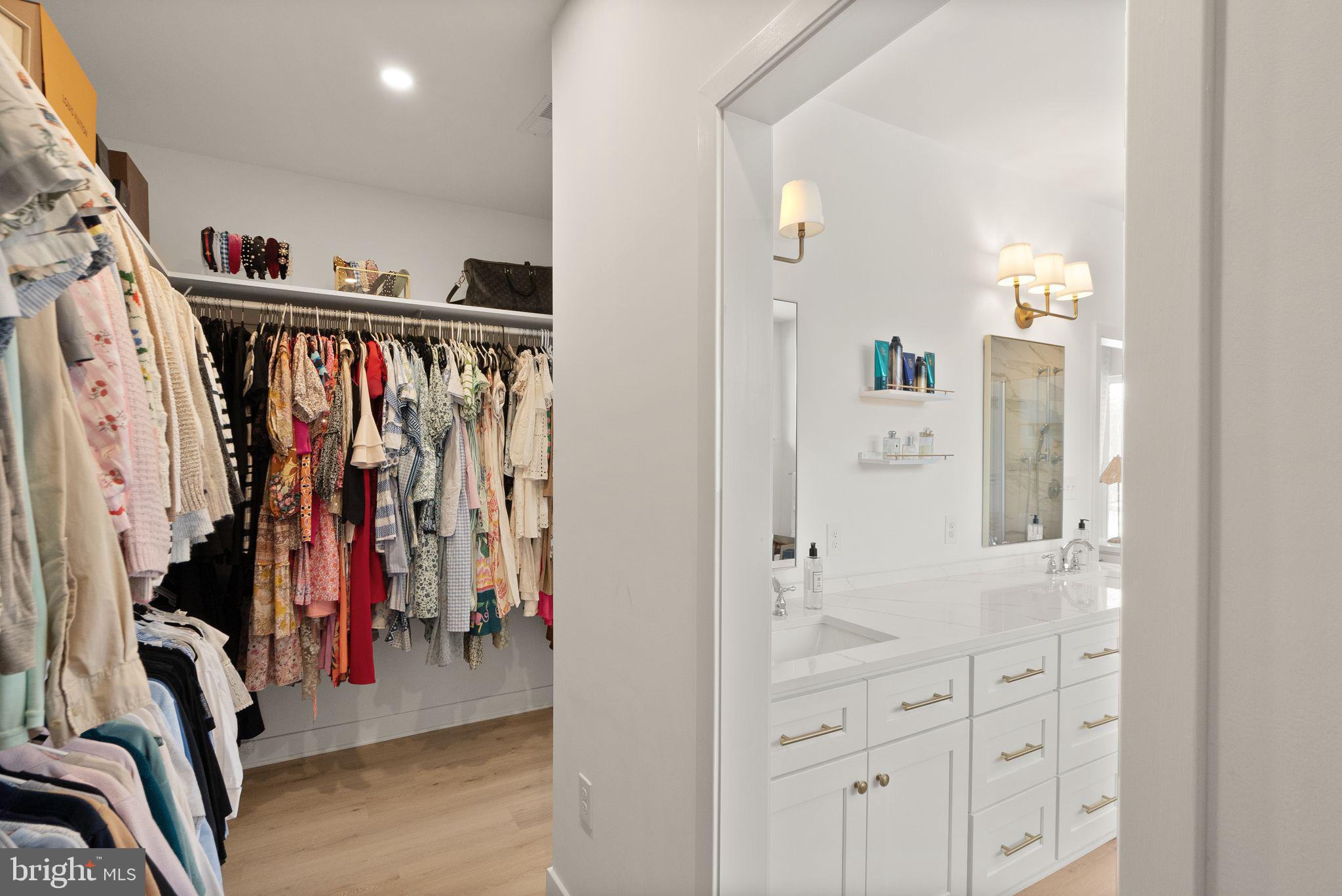 SADDLE RIDGE - Residential