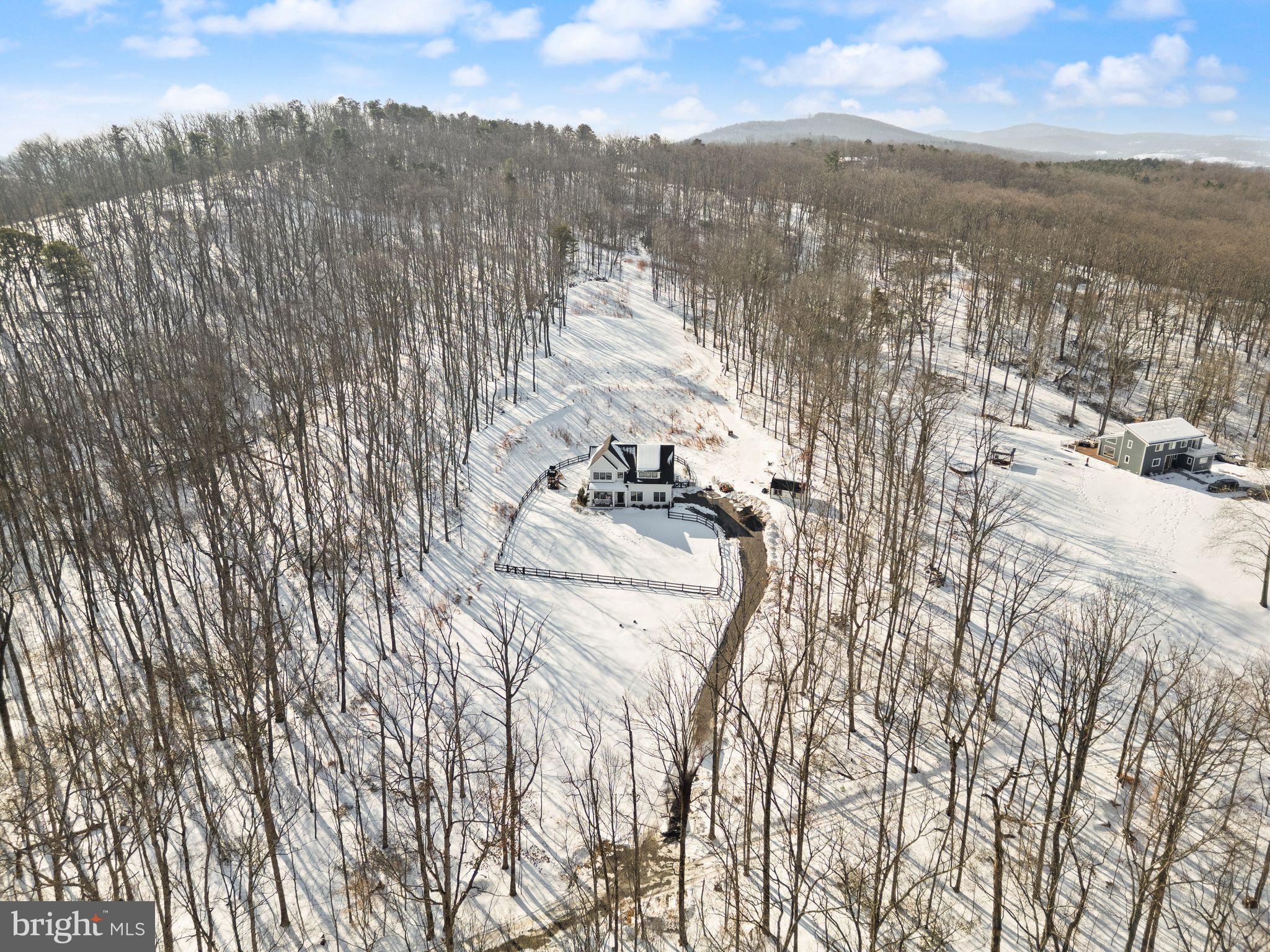 SADDLE RIDGE - Residential