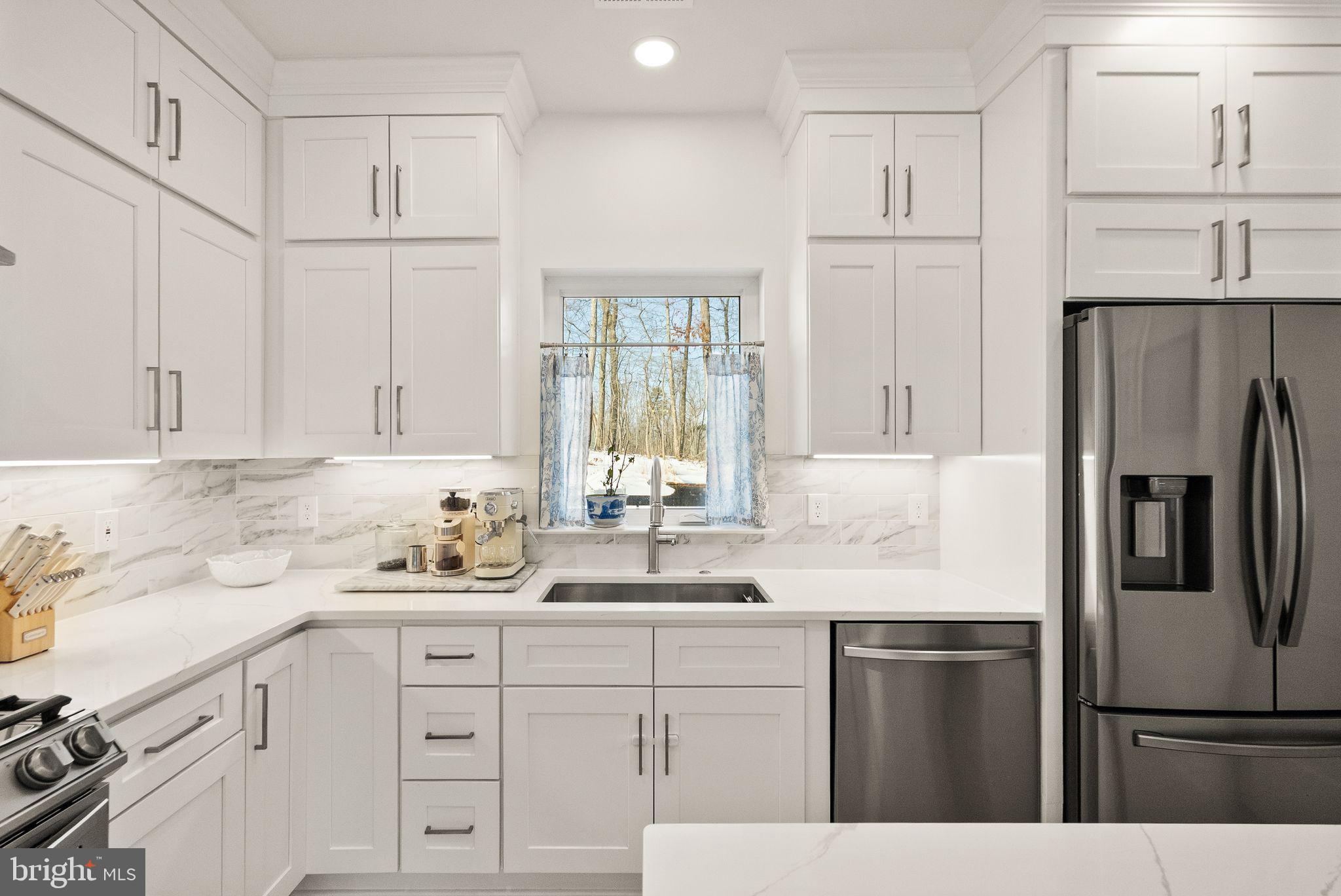 SADDLE RIDGE - Residential