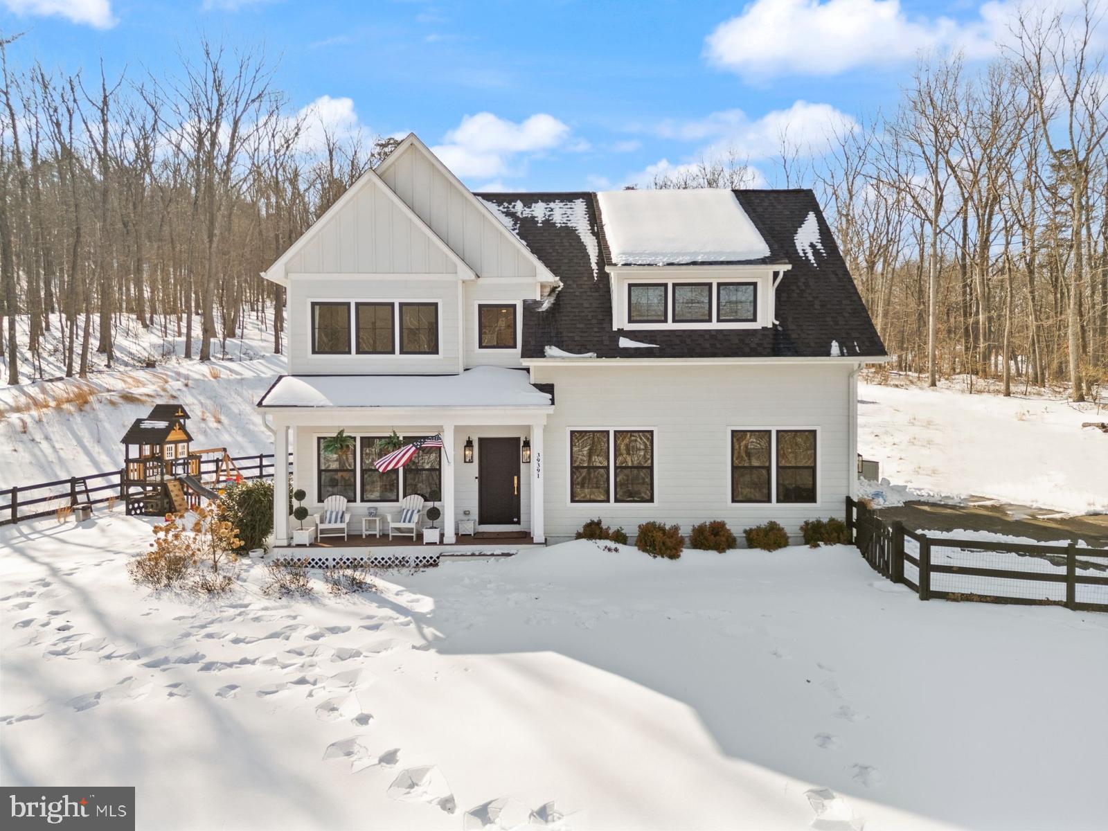 SADDLE RIDGE - Residential