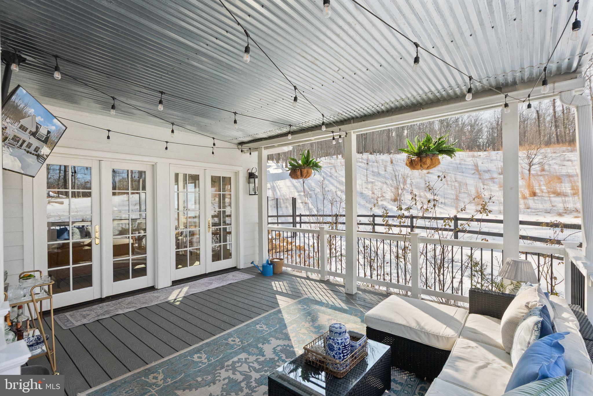 SADDLE RIDGE - Residential