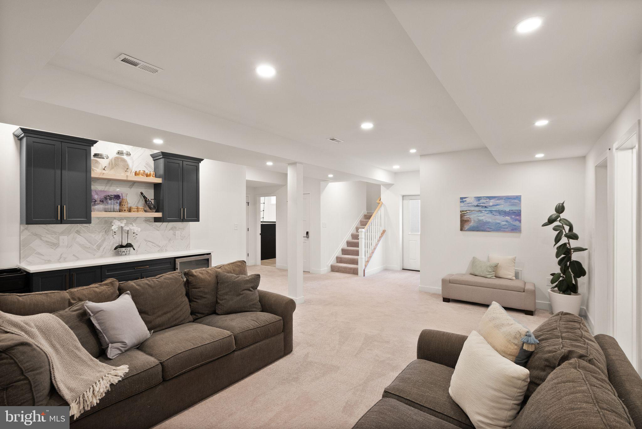 SADDLE RIDGE - Residential