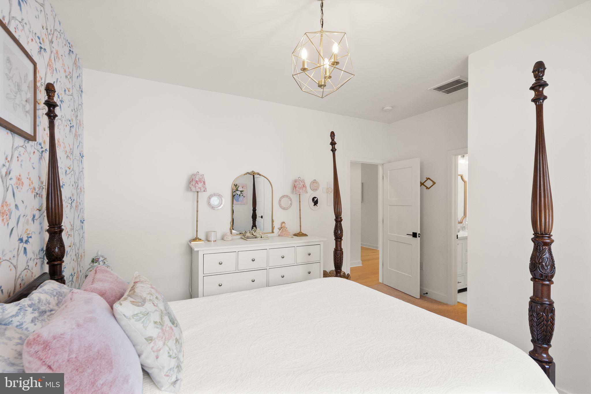 SADDLE RIDGE - Residential