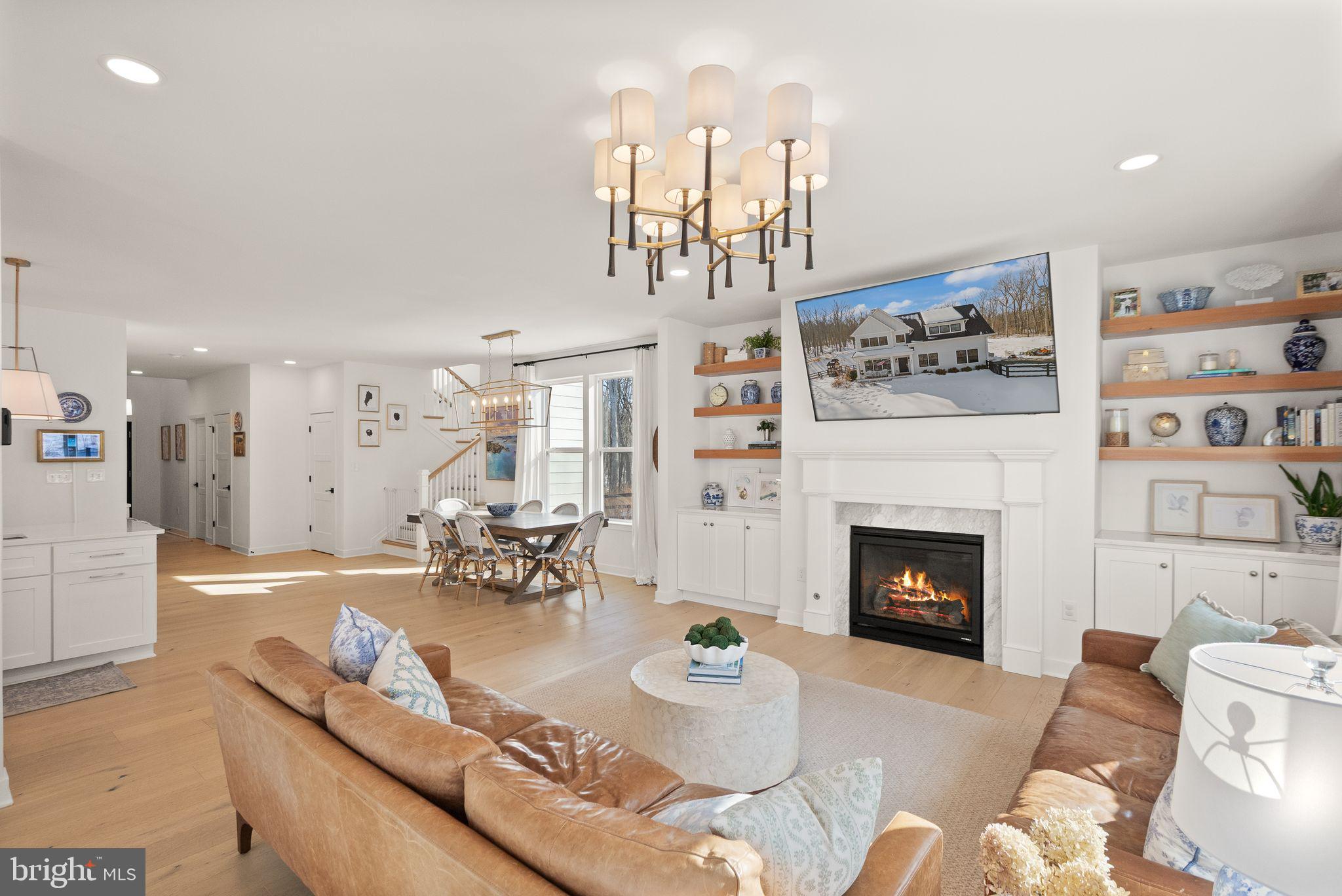 SADDLE RIDGE - Residential