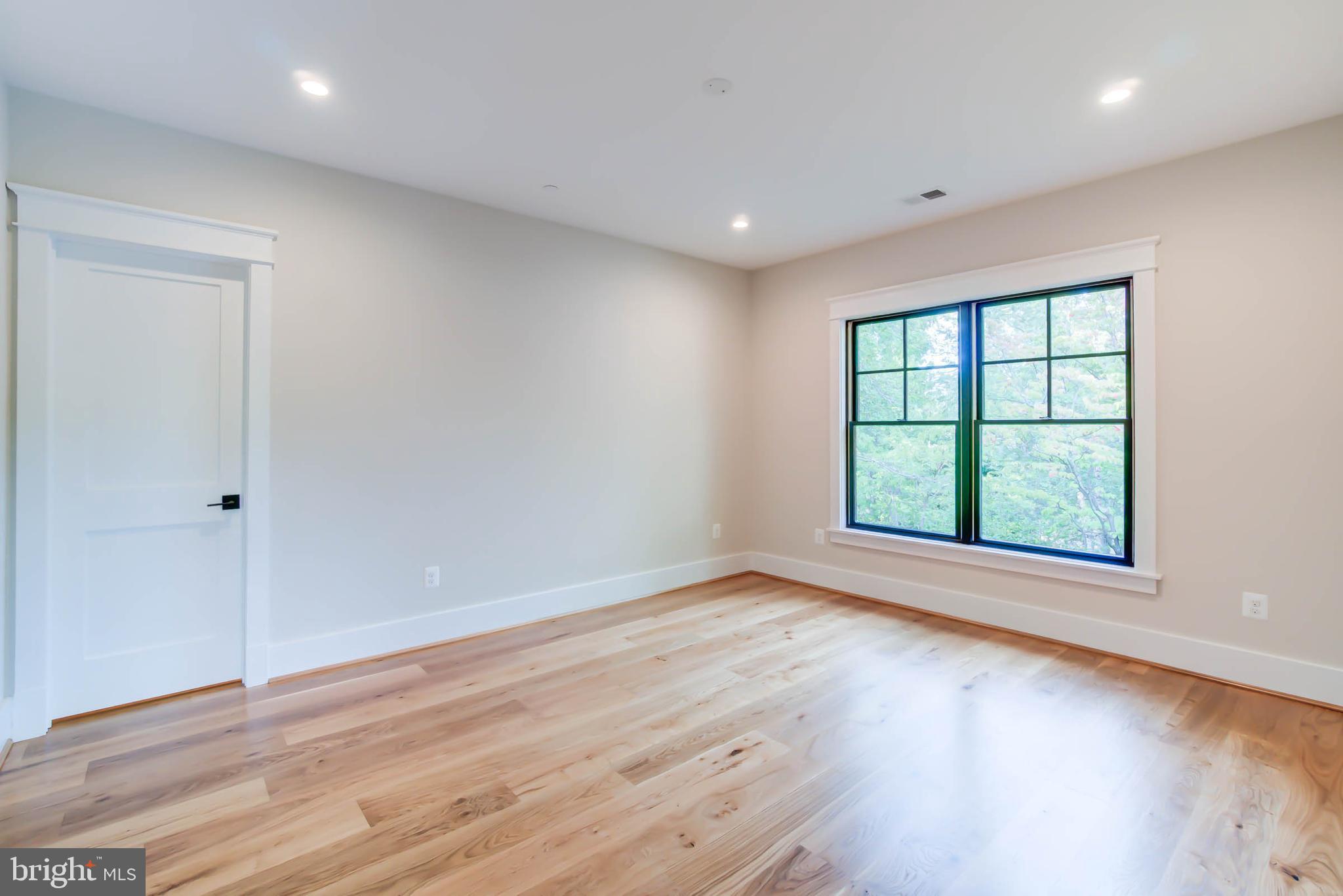 BATTERY PARK - Residential