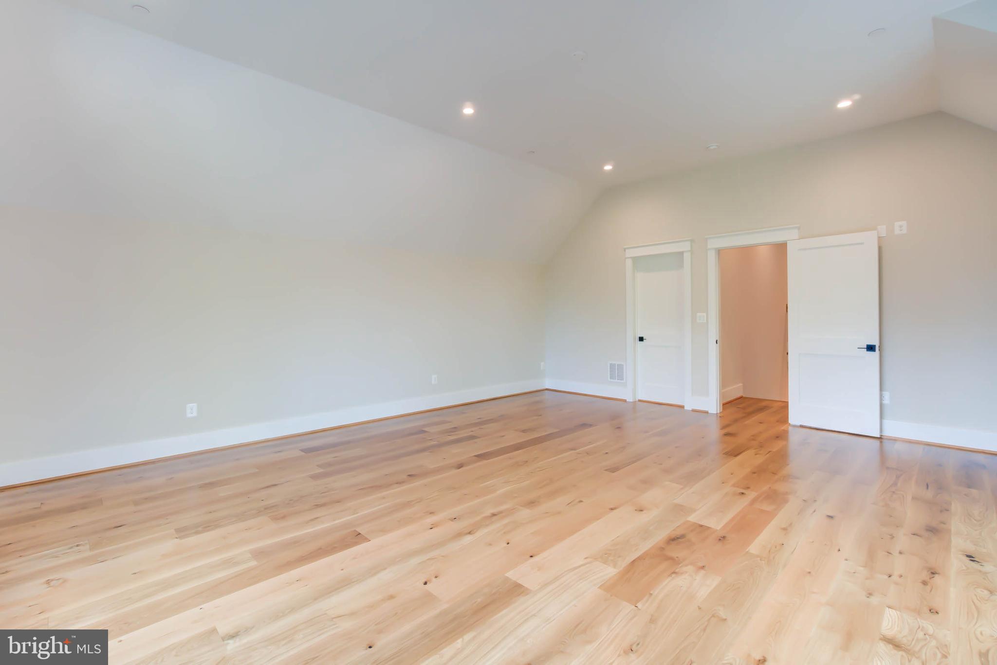 BATTERY PARK - Residential