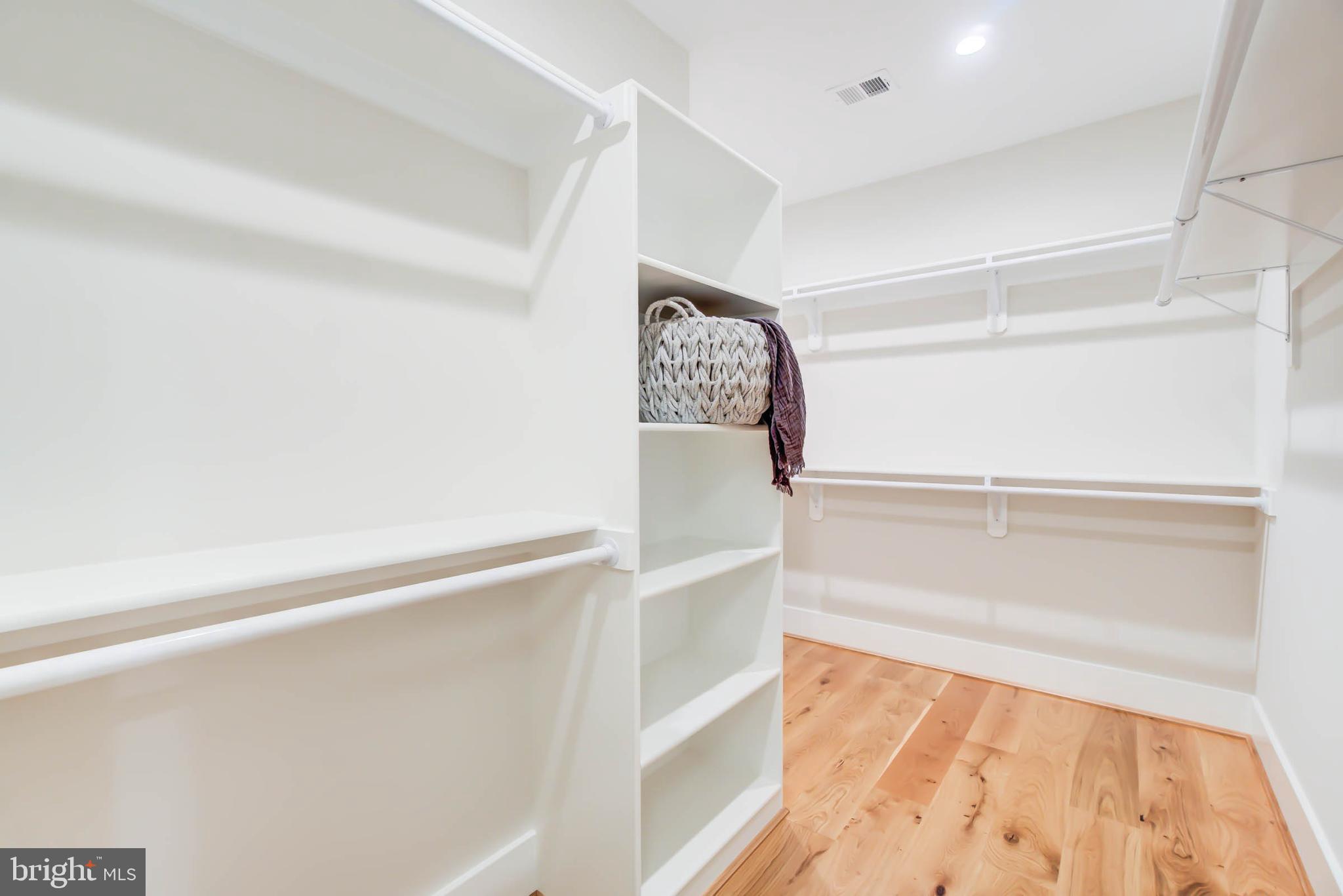 BATTERY PARK - Residential