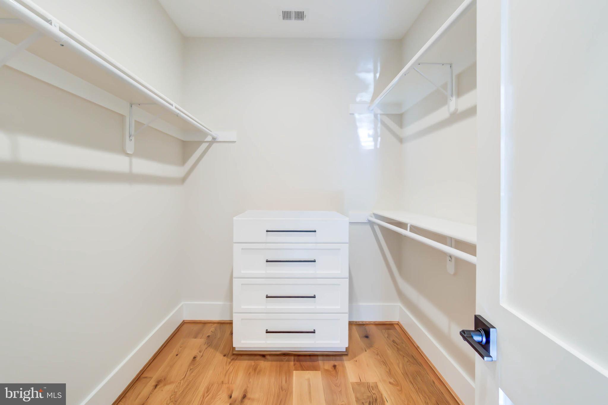 BATTERY PARK - Residential