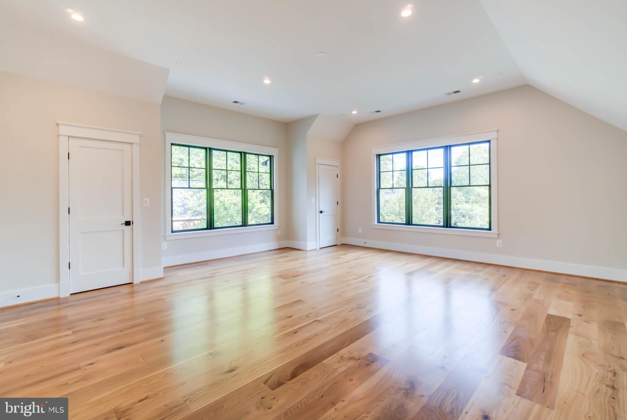 BATTERY PARK - Residential