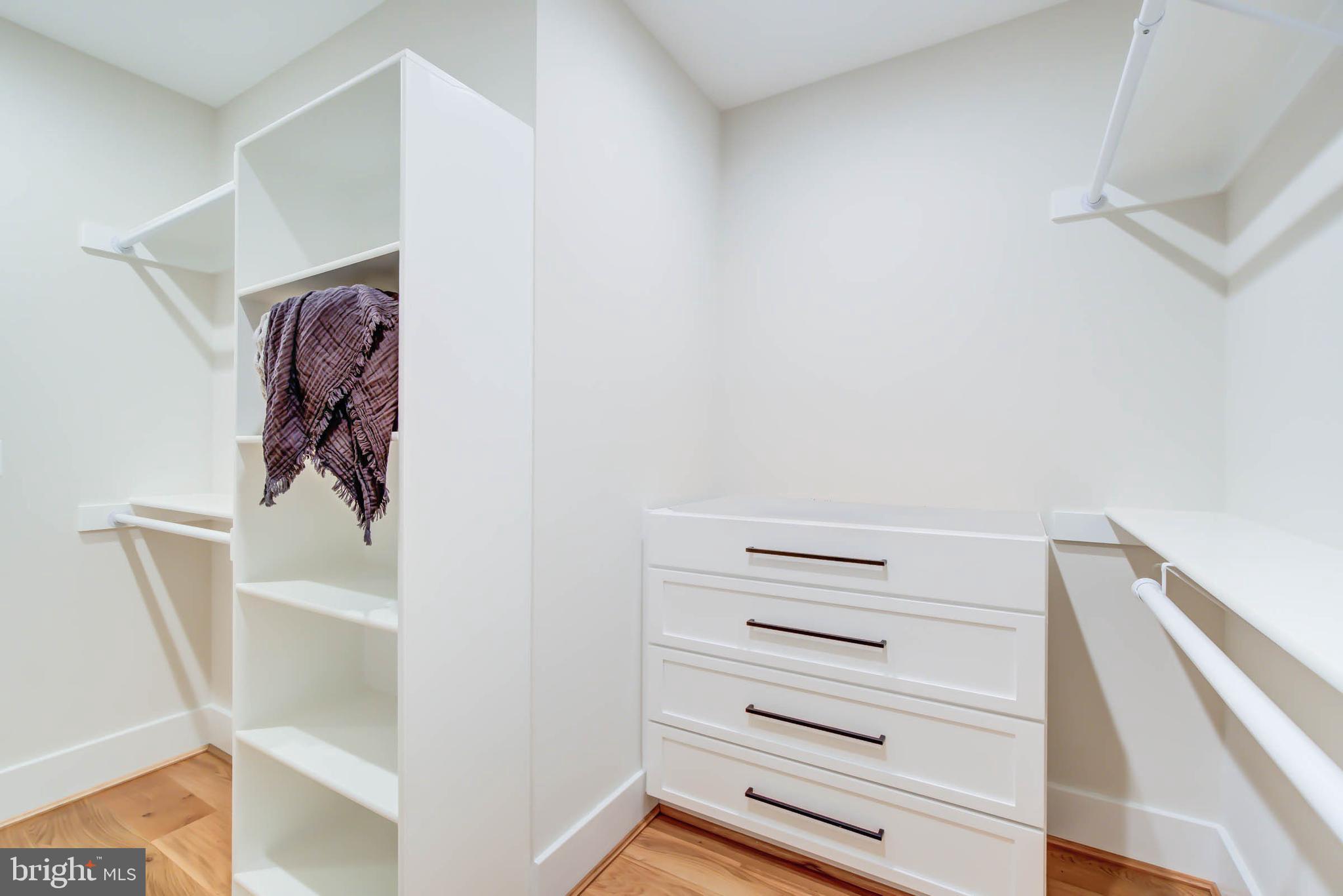 BATTERY PARK - Residential