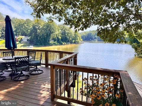 Photo of 8389 Highview Street, MANASSAS, VA 20112 (MLS # VAPW2112340)