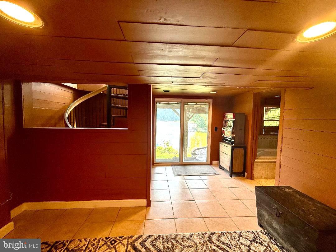 LAKE JACKSON - Residential