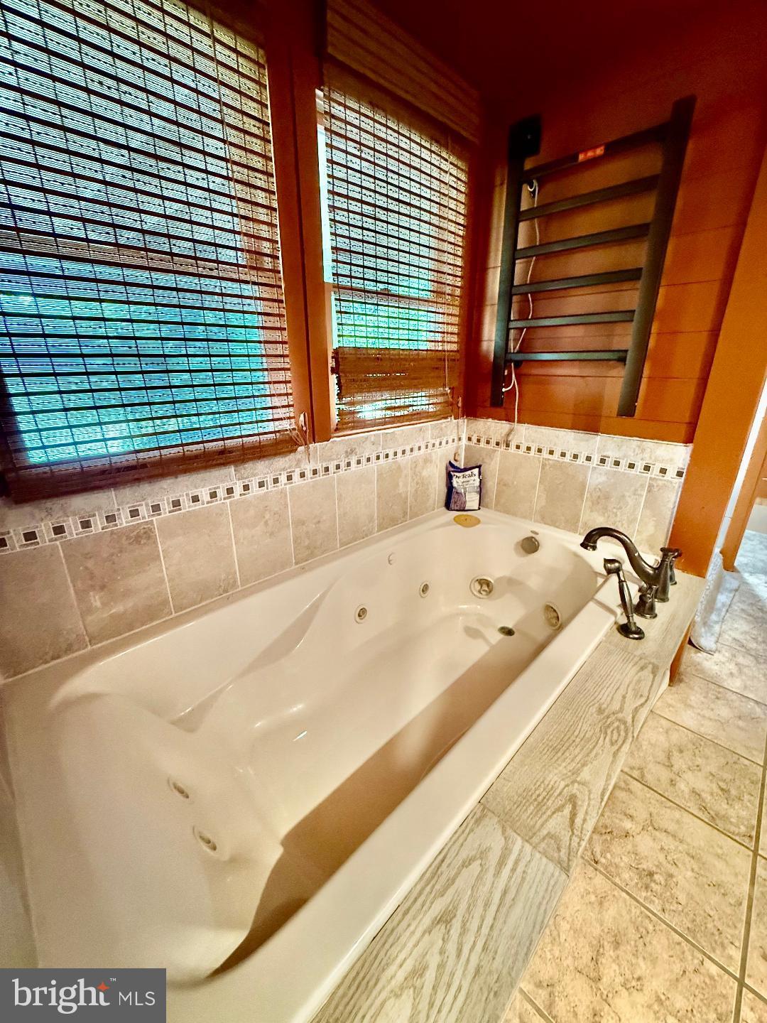 LAKE JACKSON - Residential