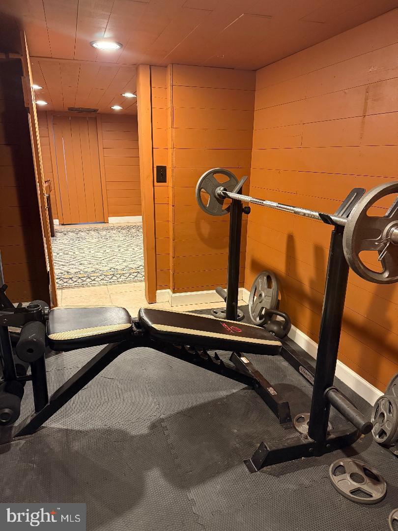 LAKE JACKSON - Residential