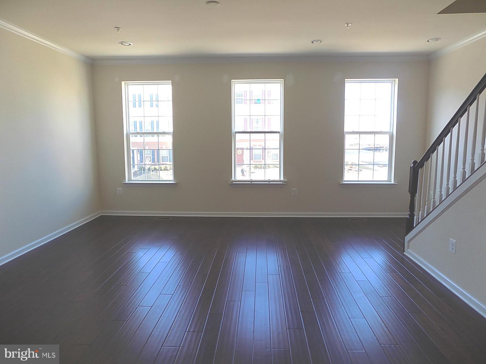 OXFORD SQUARE - Residential Lease