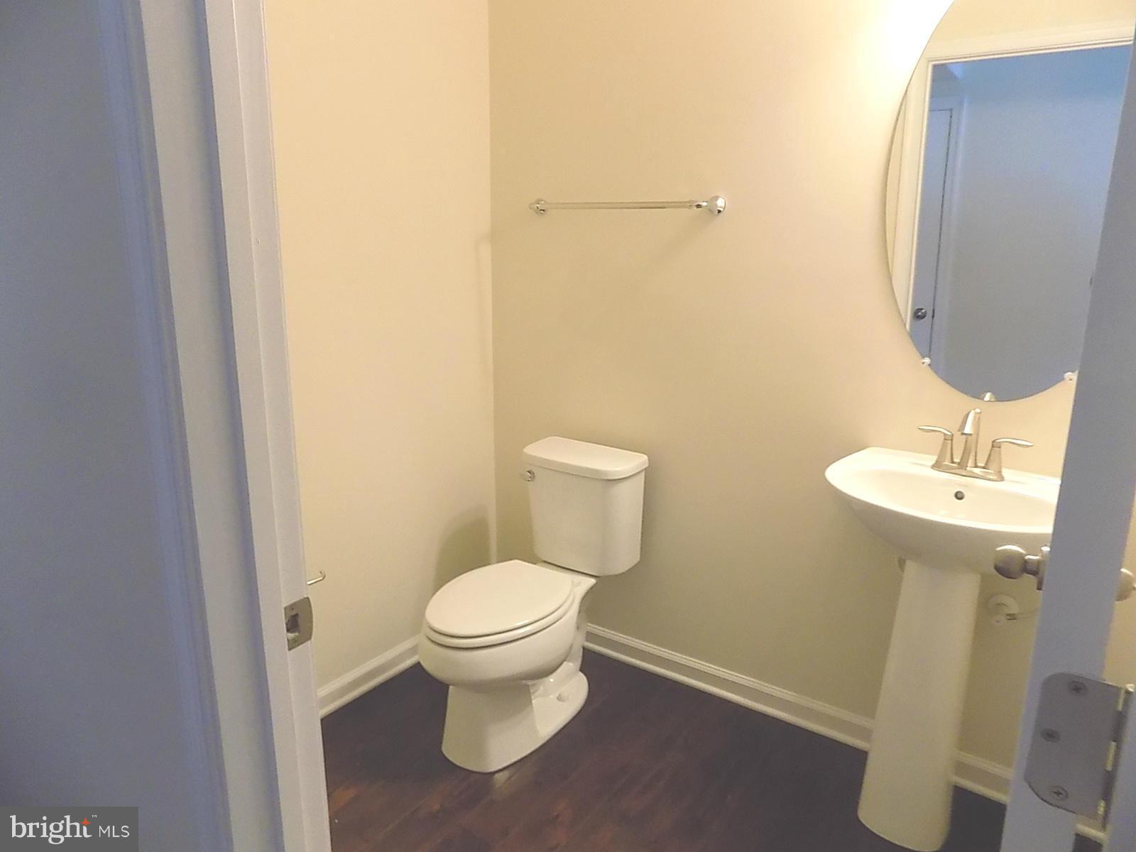 OXFORD SQUARE - Residential Lease