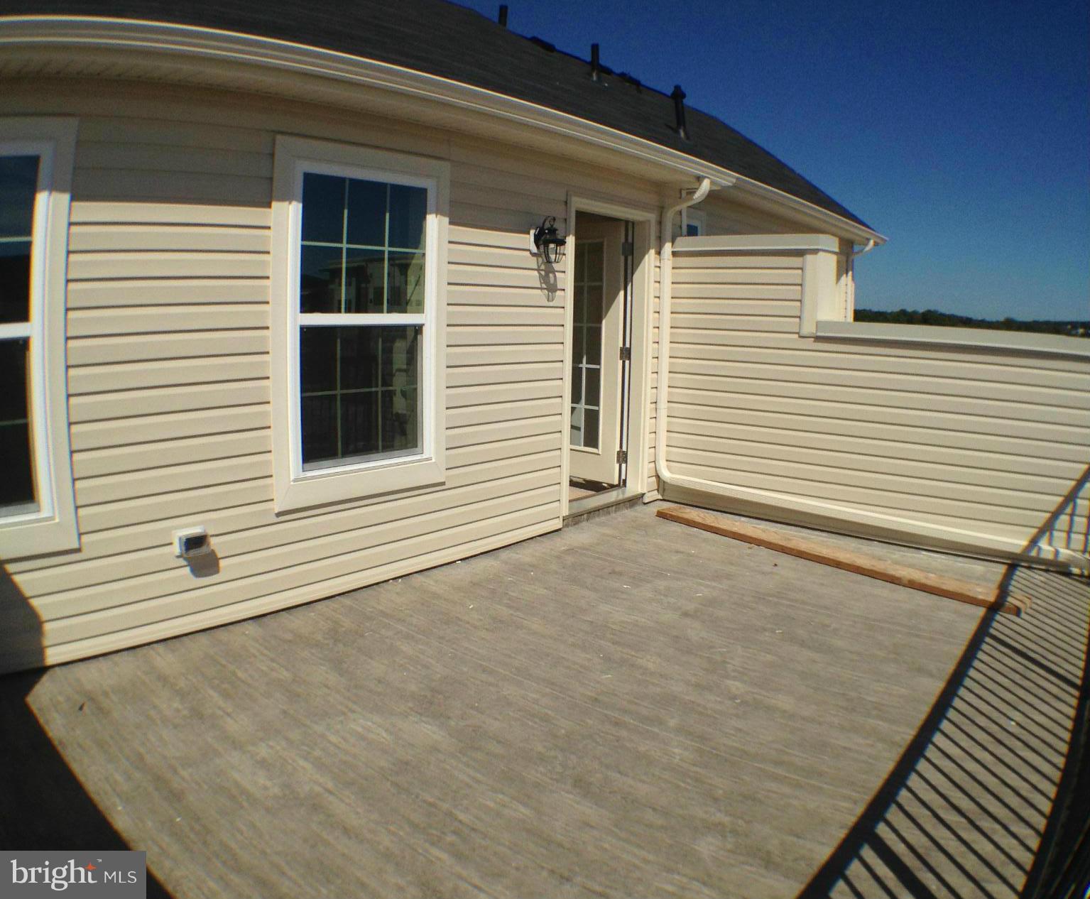 OXFORD SQUARE - Residential Lease