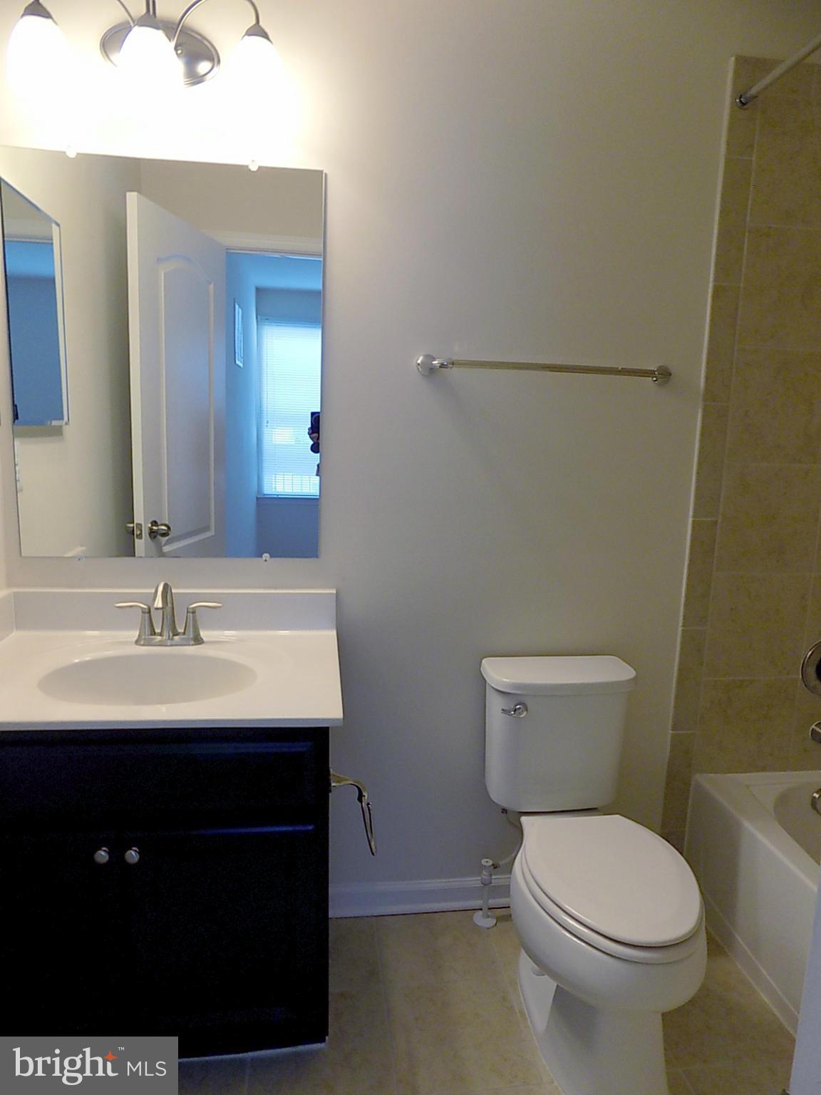 OXFORD SQUARE - Residential Lease