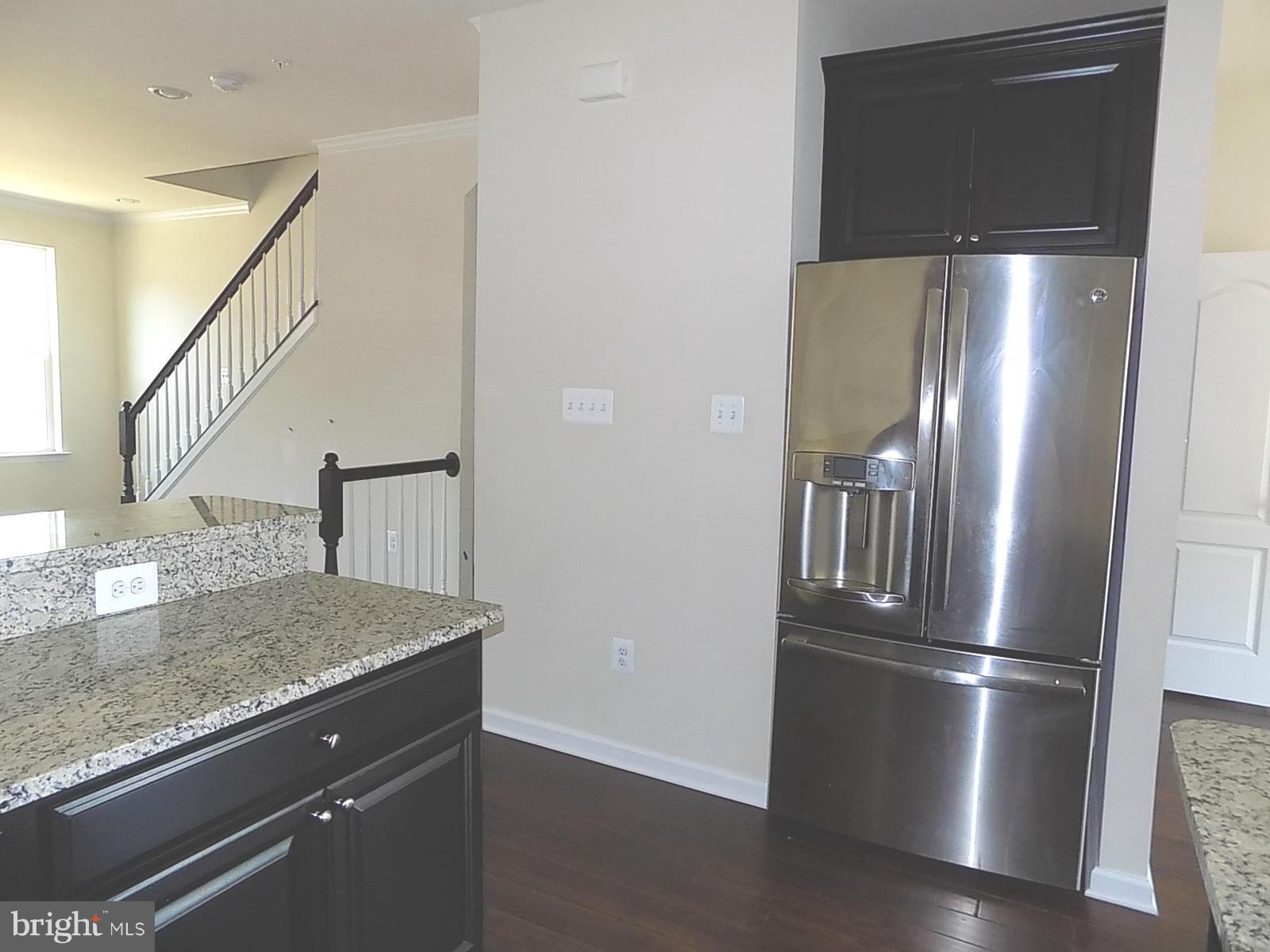 OXFORD SQUARE - Residential Lease