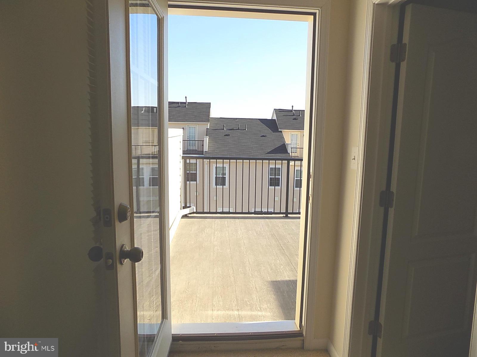 OXFORD SQUARE - Residential Lease