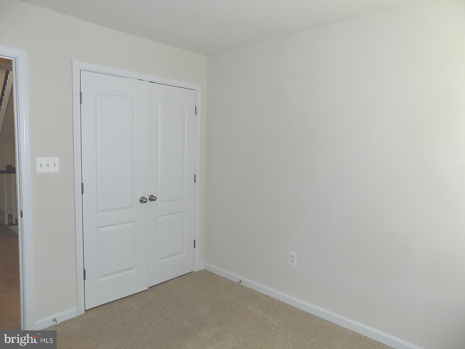 OXFORD SQUARE - Residential Lease