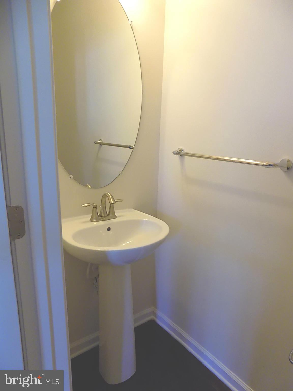 OXFORD SQUARE - Residential Lease