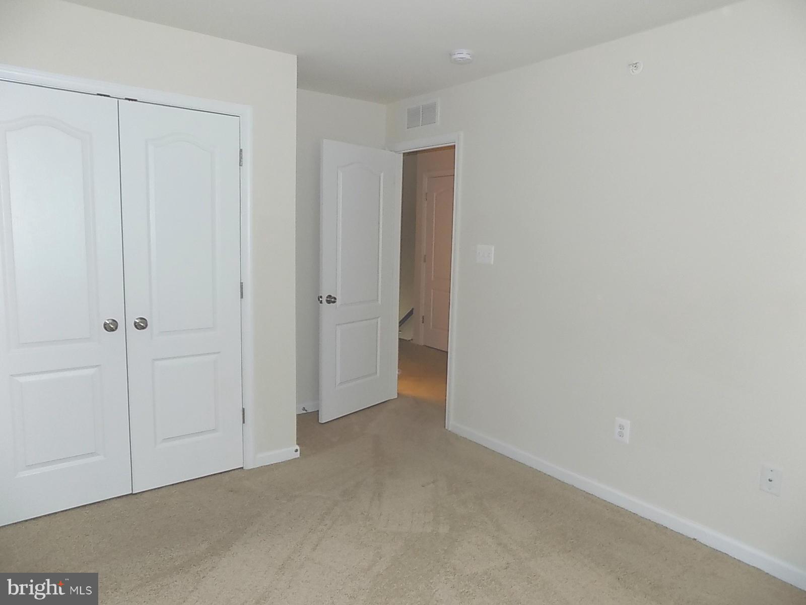 OXFORD SQUARE - Residential Lease