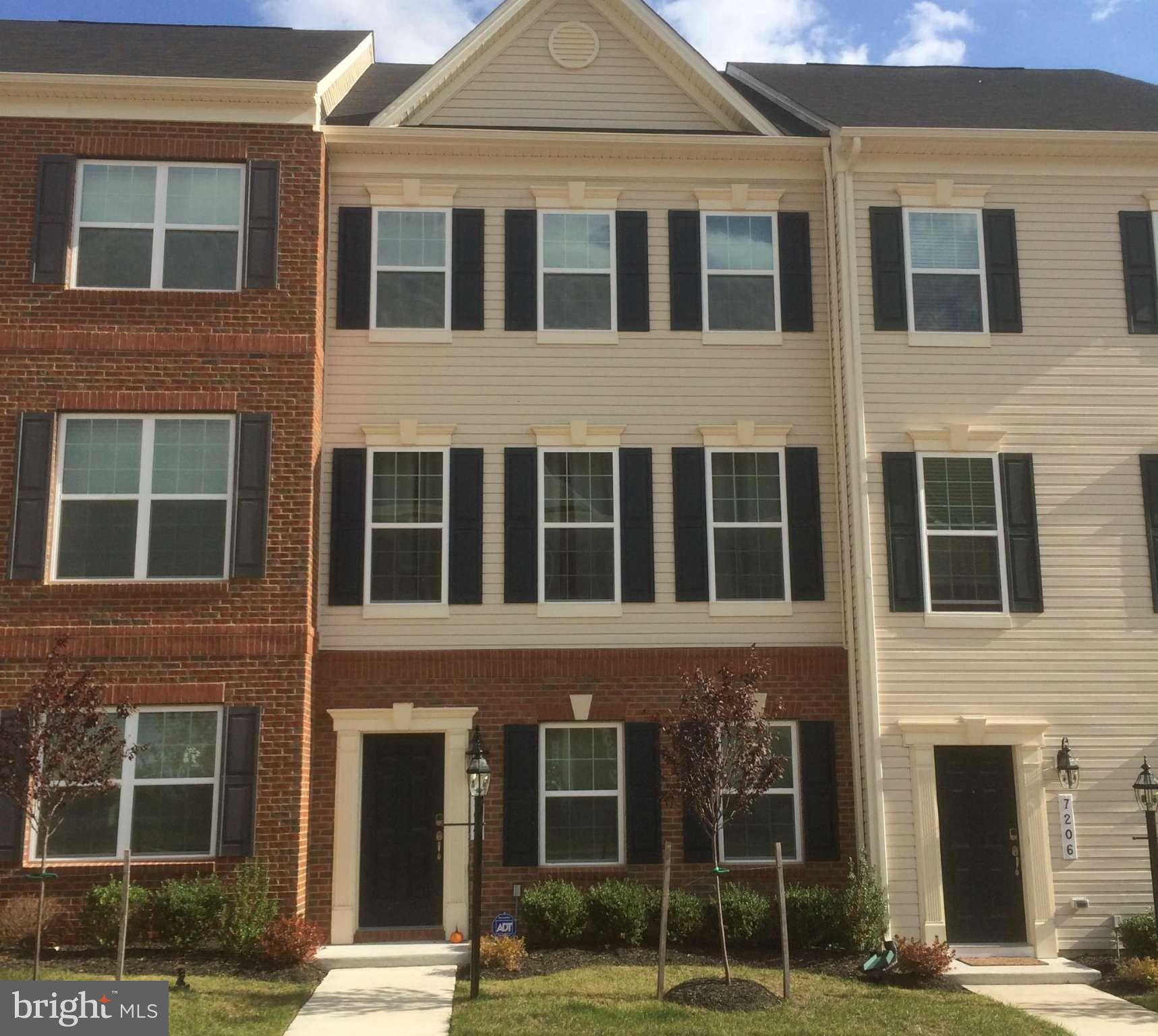 OXFORD SQUARE - Residential Lease