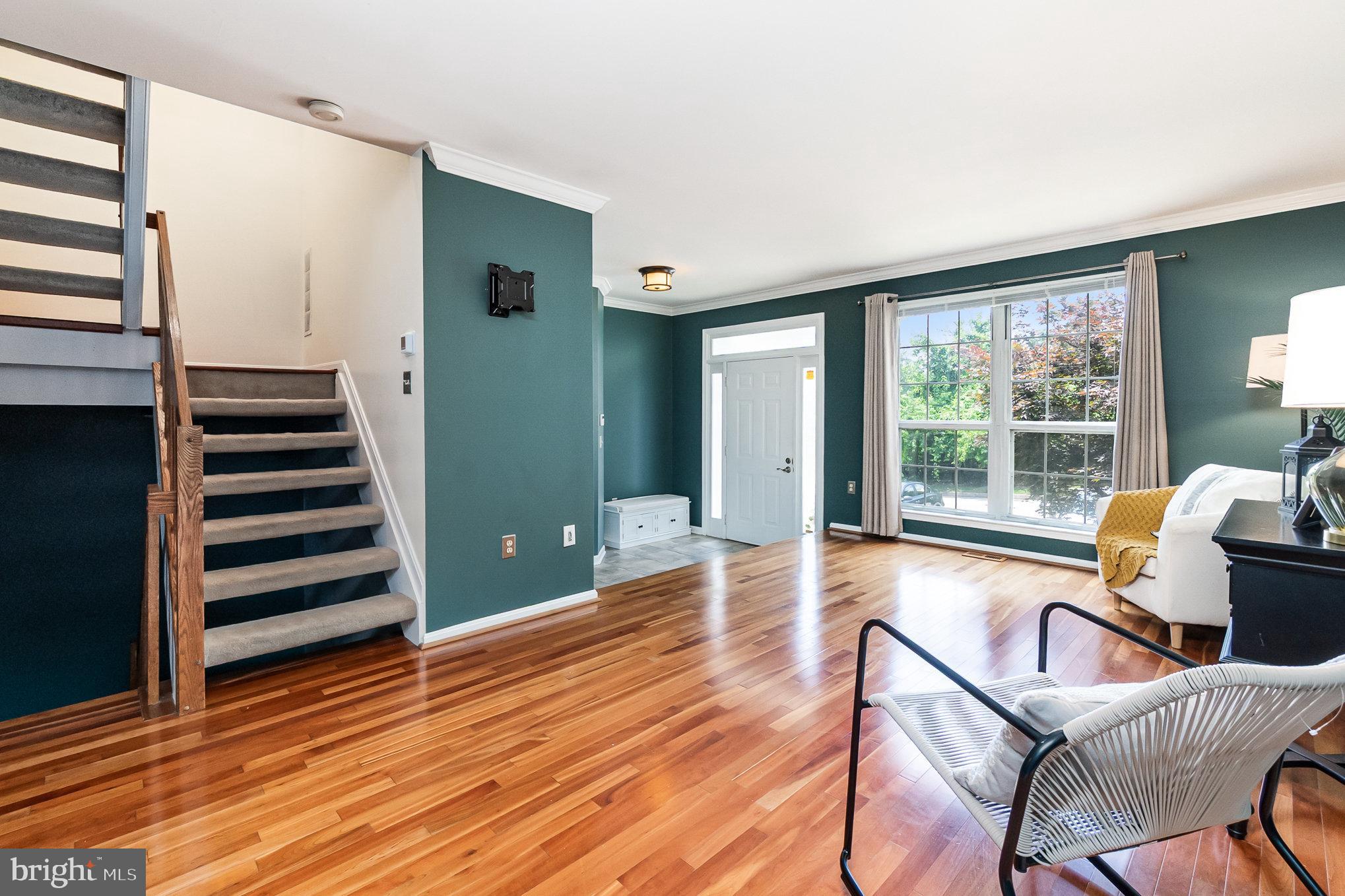 8816 DOVE DRIVE