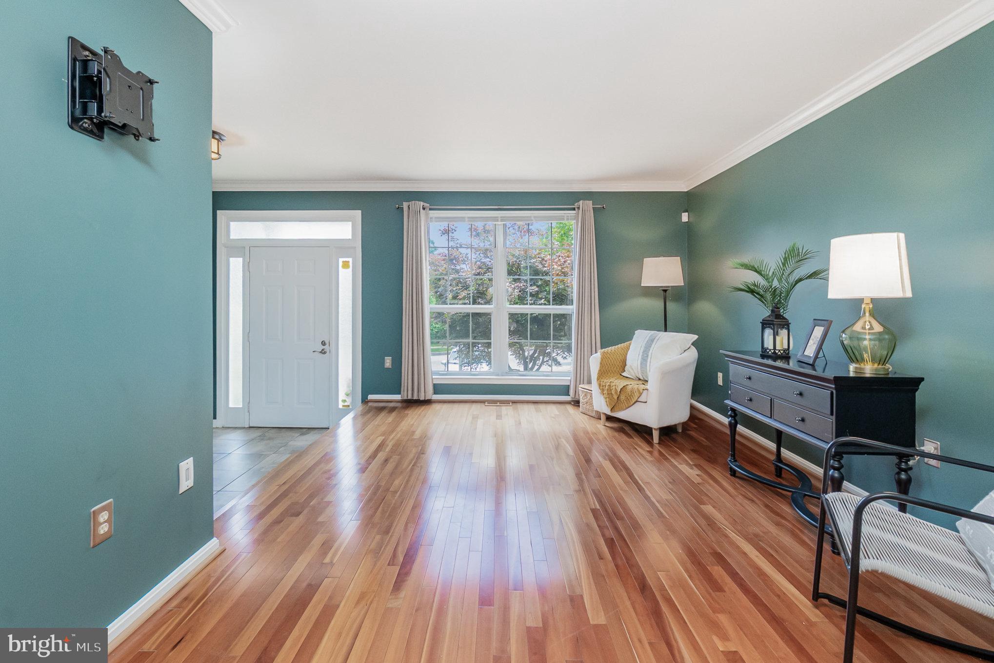 8816 DOVE DRIVE