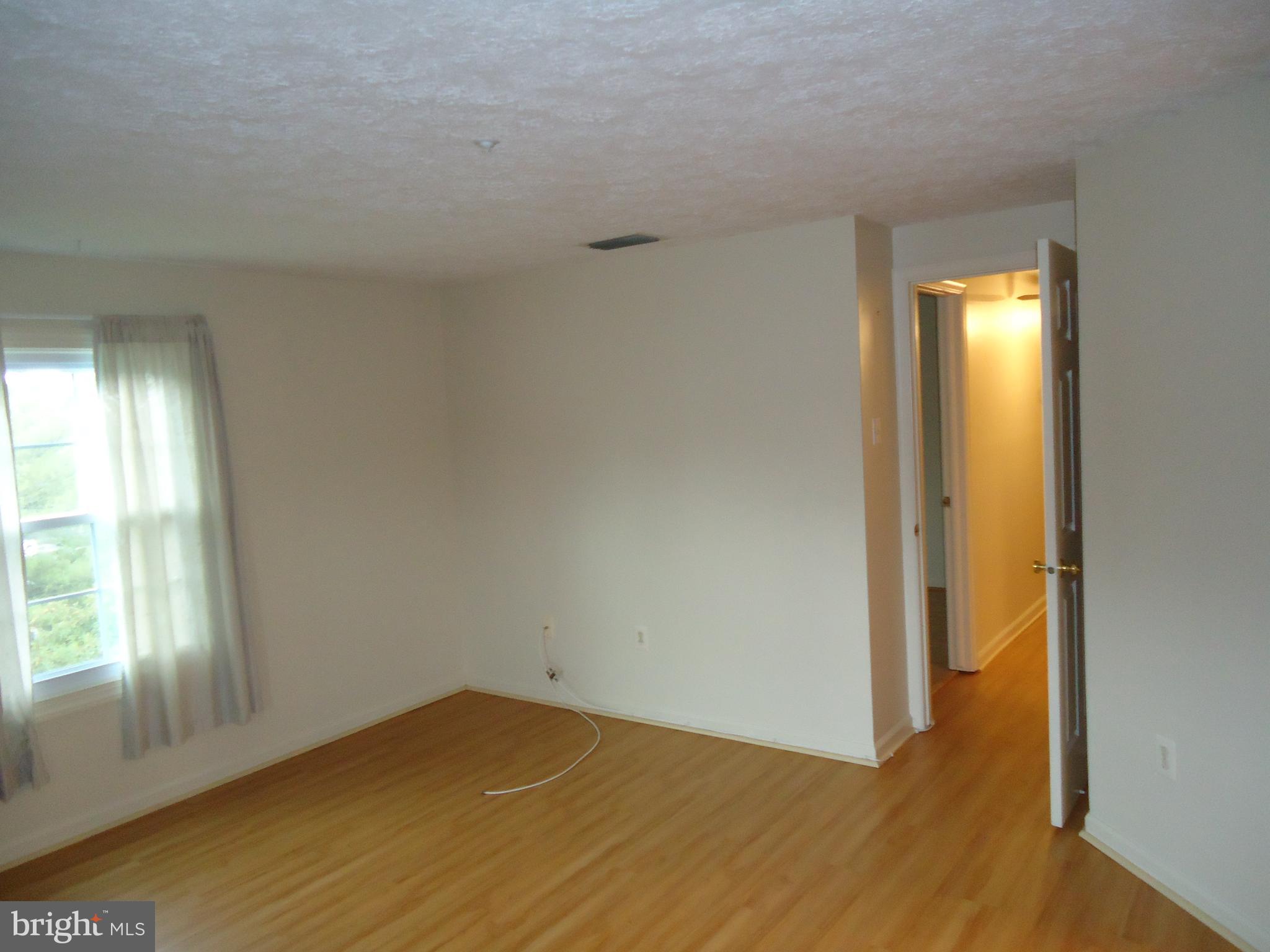 LAUREL WOODS - Residential Lease