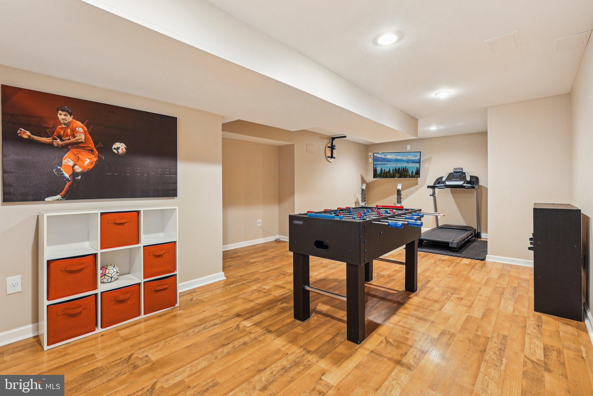 LONGSHORE ESTS - Residential