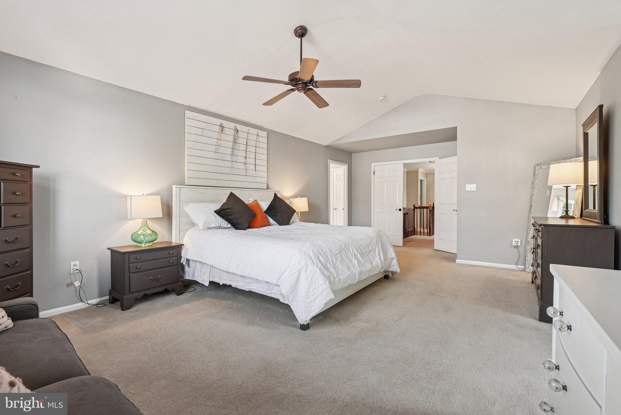 LONGSHORE ESTS - Residential