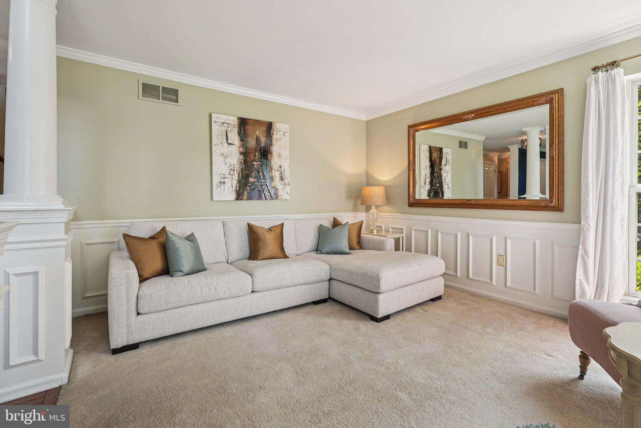 LONGSHORE ESTS - Residential