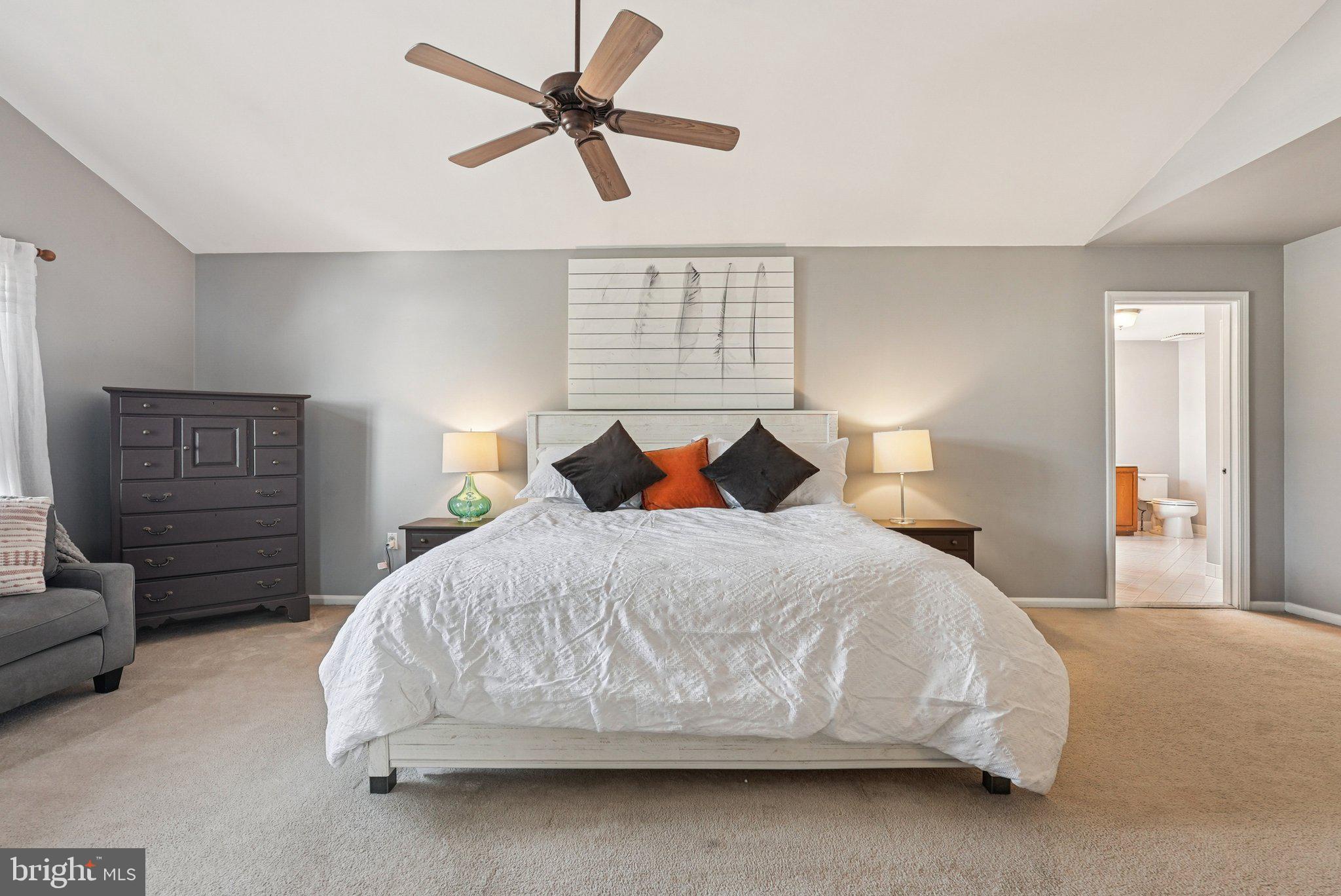 LONGSHORE ESTS - Residential