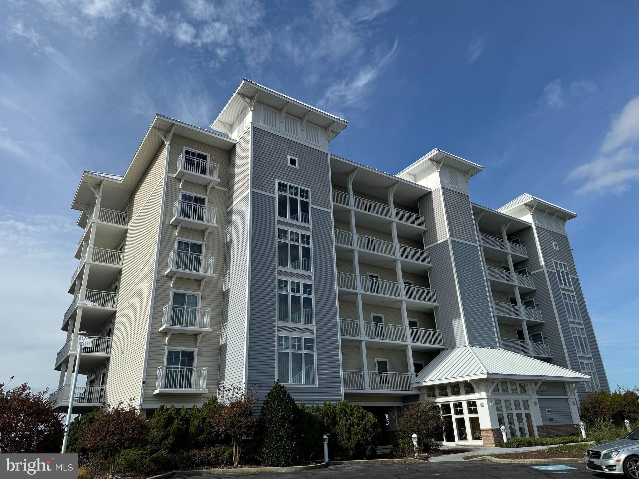 HARBOUR LIGHT CONDOS - Residential