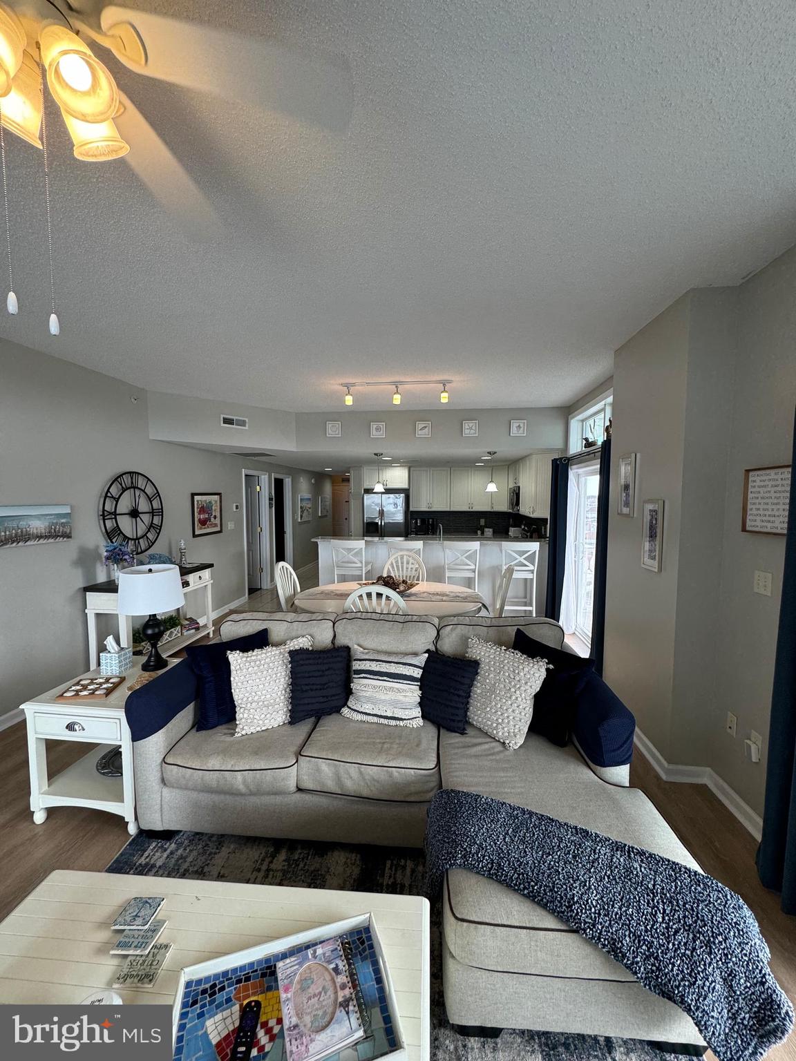 HARBOUR LIGHT CONDOS - Residential