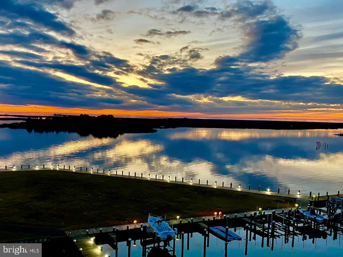 HARBOUR LIGHT CONDOS - Residential