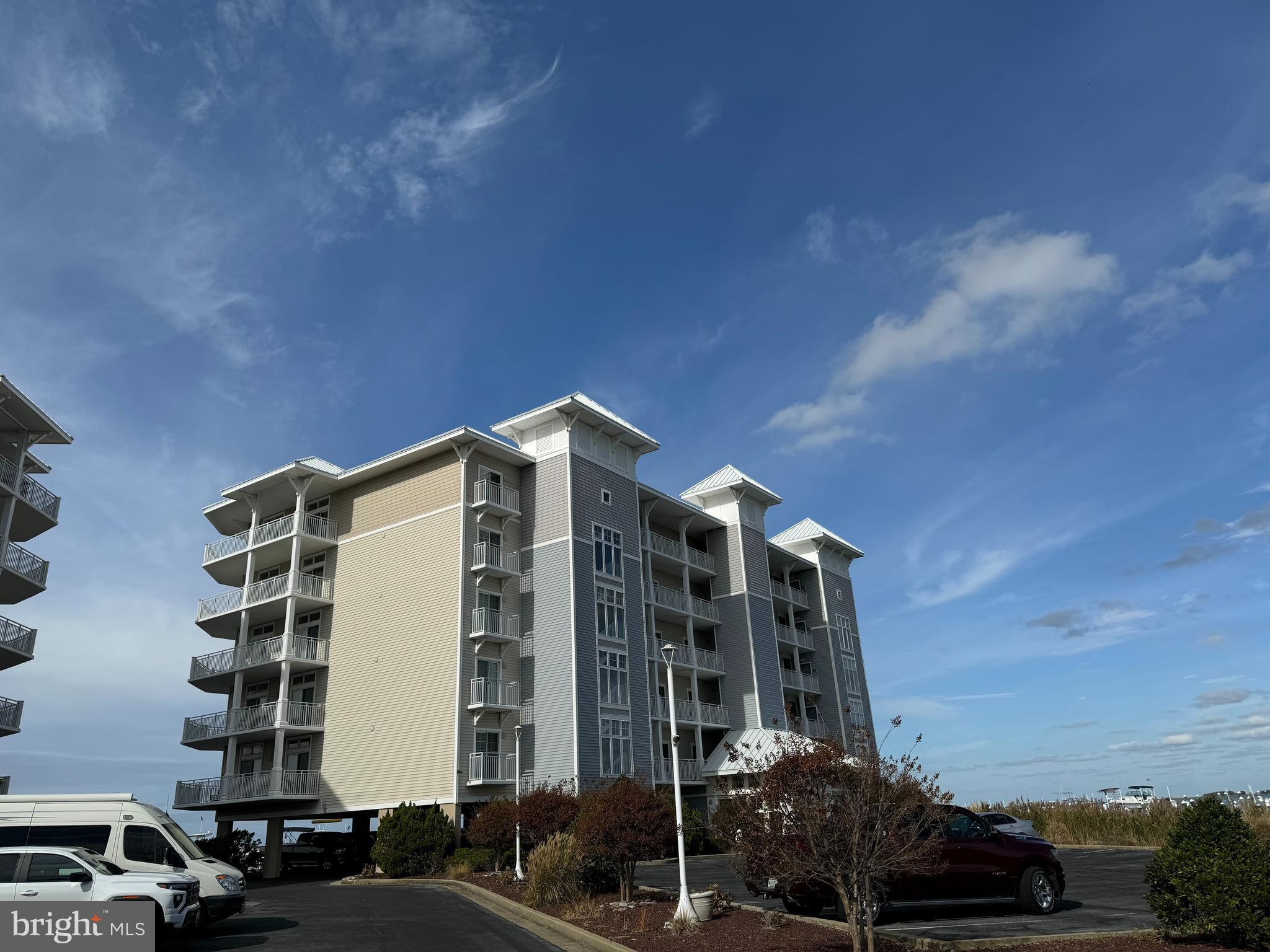 HARBOUR LIGHT CONDOS - Residential