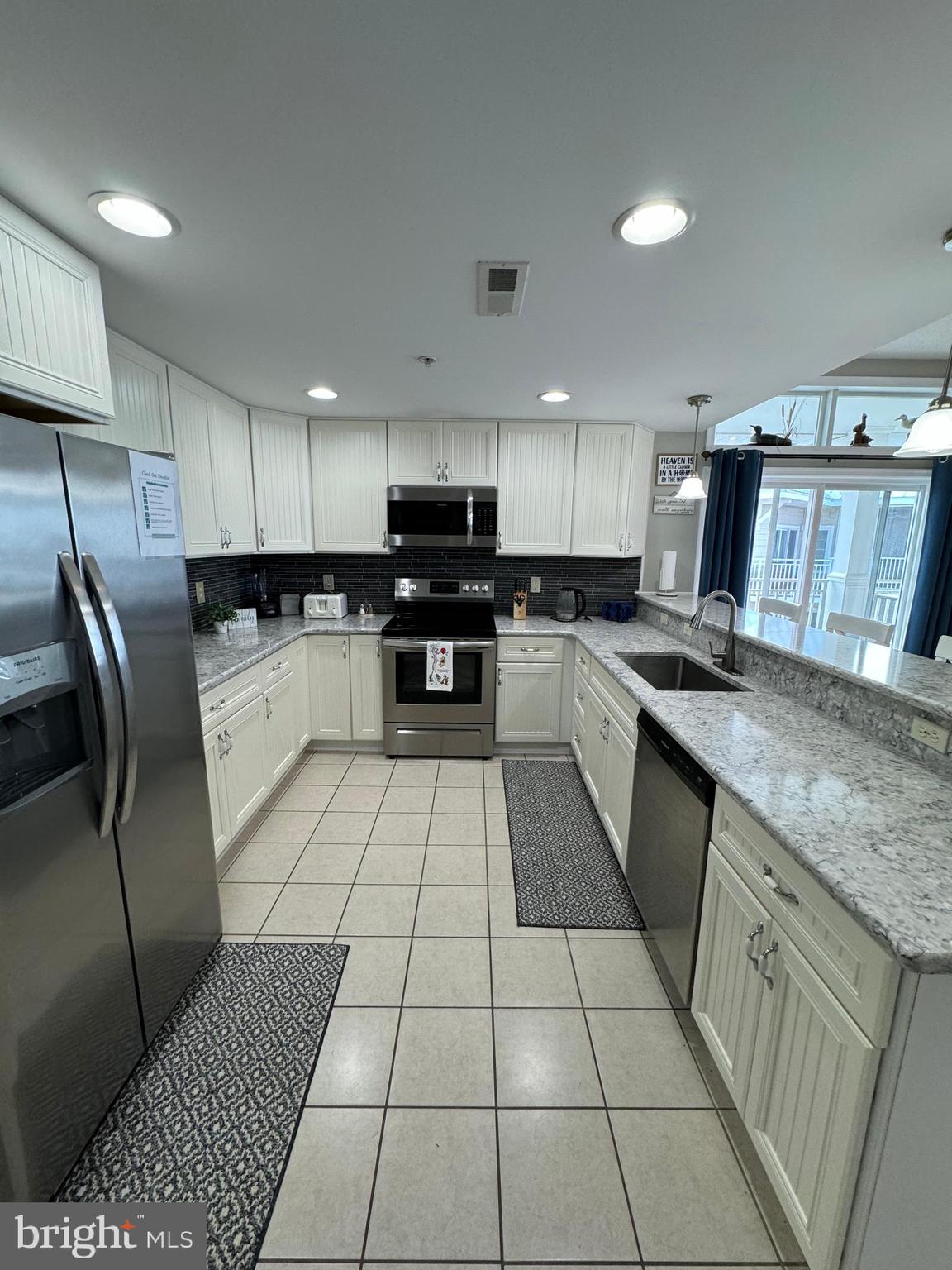 HARBOUR LIGHT CONDOS - Residential