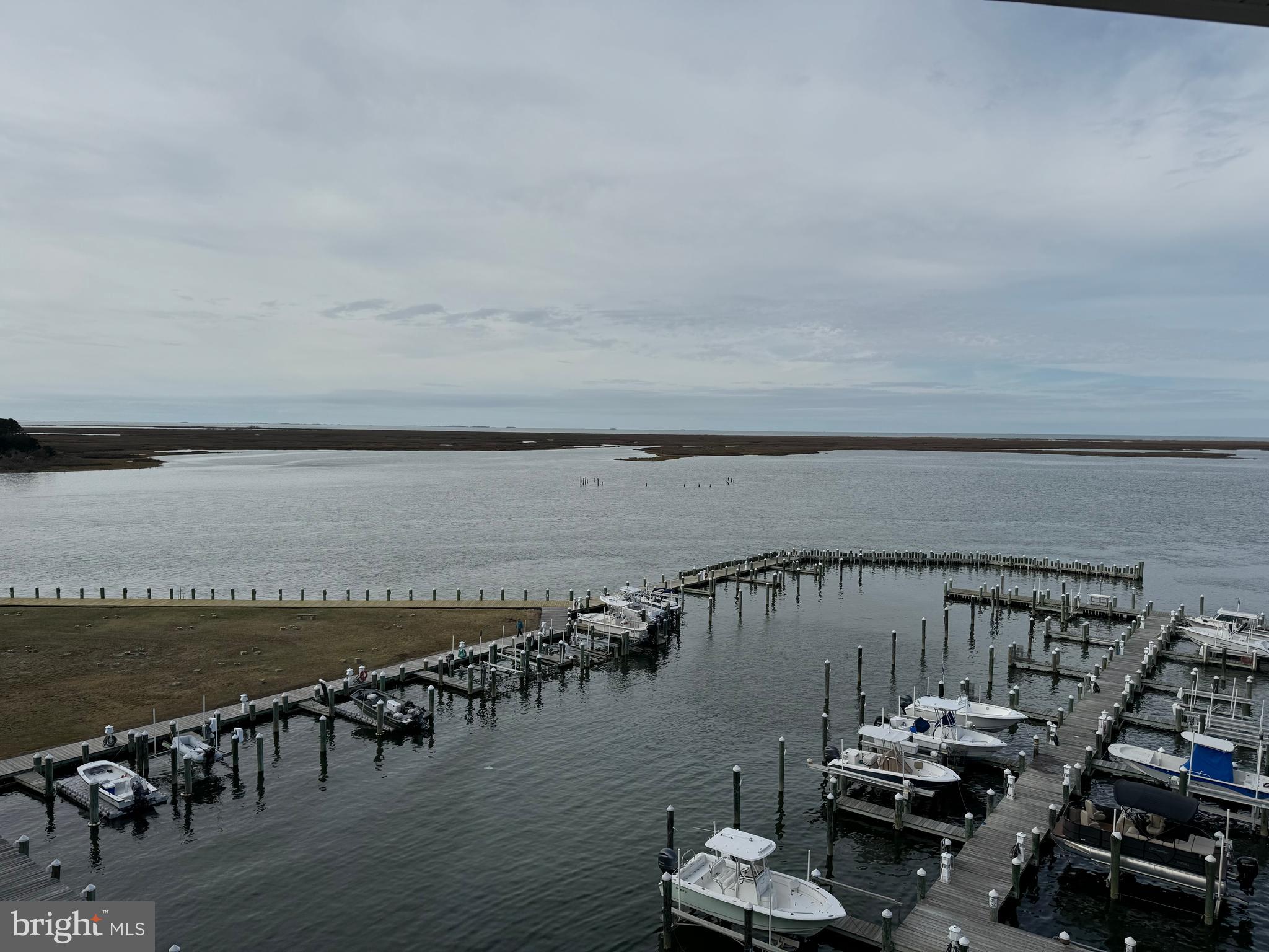 HARBOUR LIGHT CONDOS - Residential