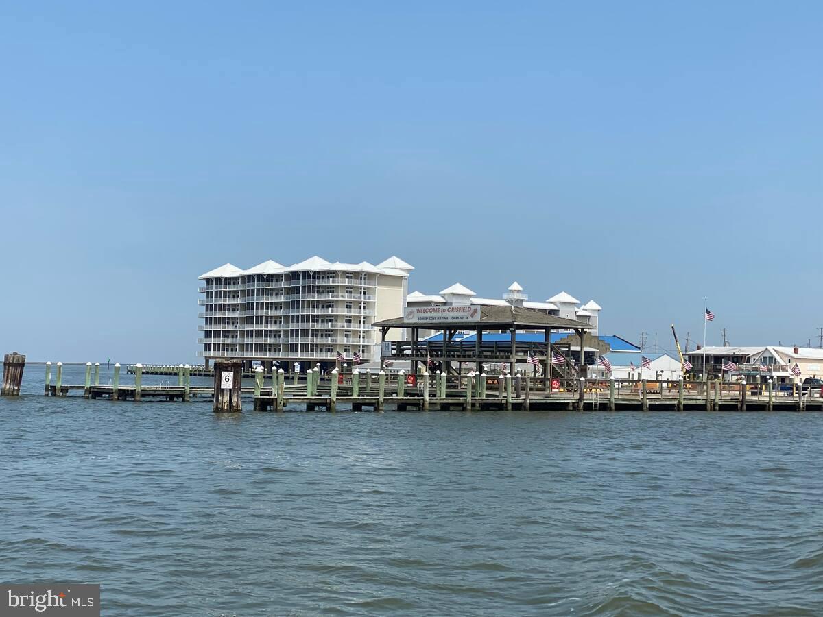 HARBOUR LIGHT CONDOS - Residential